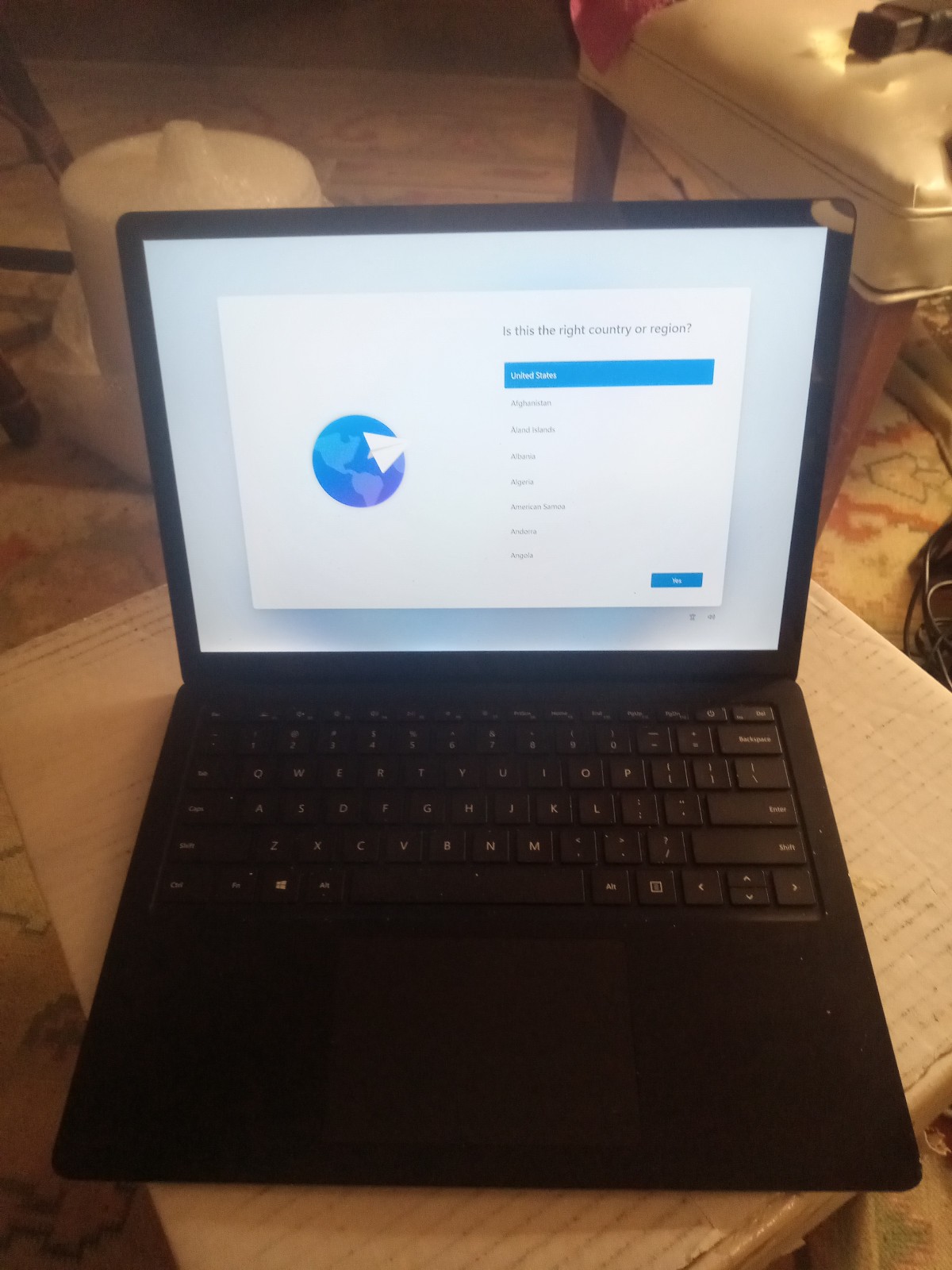 Surface Laptop 3 13.5″ model 1868 (i5, 8gb ram, 256gb storage) W11P
