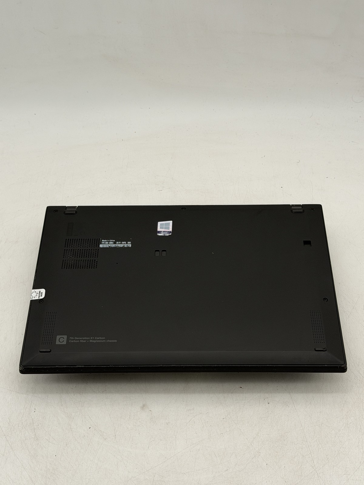 Lenovo ThinkPad X1 Carbon (7th) 14″ i5-8265U 8GB 128GB |NO OS Read|