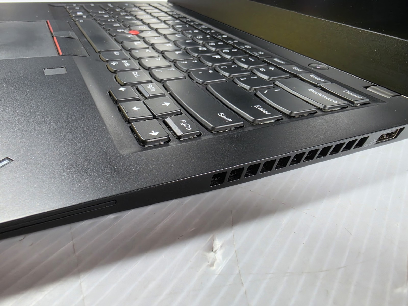 Lenovo ThinkPad T490s 14″ | i5-8365U | 8GB RAM | 256GB SSD | Win 11 | Laptop