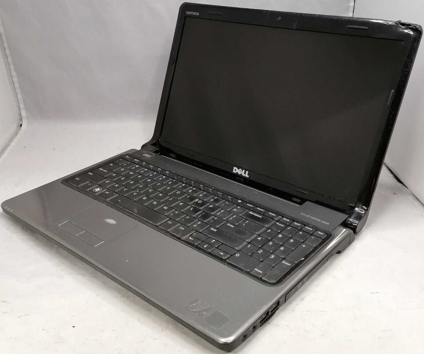 FOR PARTS 15.6″ Dell Inspiron 1564 (i3-330M/4 GB RAM/NO HDD)