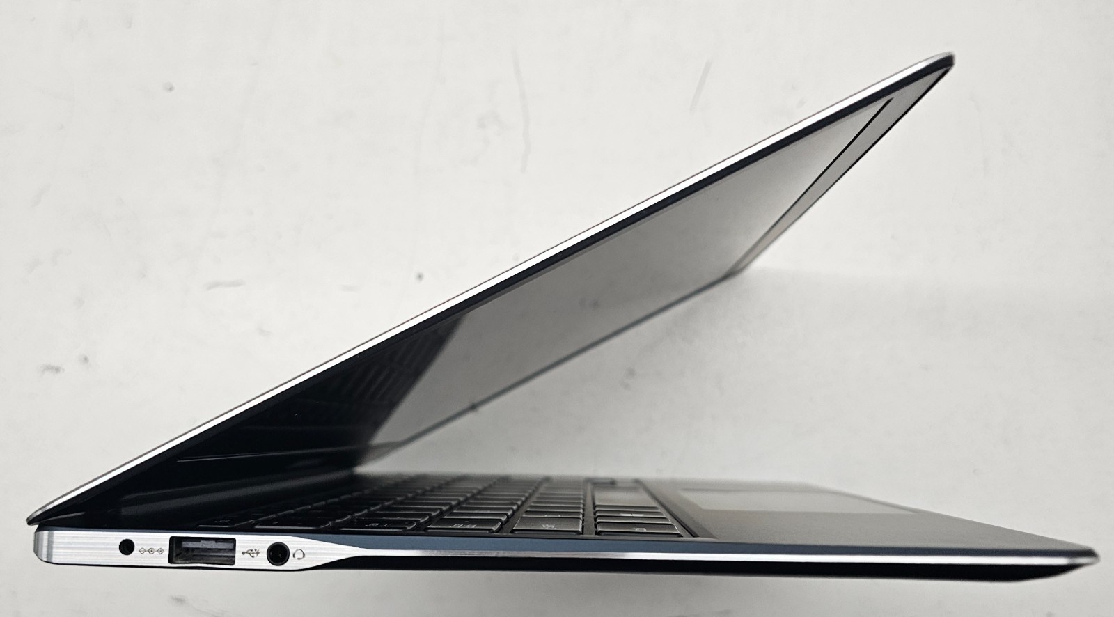 Samsung ATIV Book 9 NP930X2K Laptop Intel Core M 5Y31 NO RAM/HD/OS/POWER (FL)