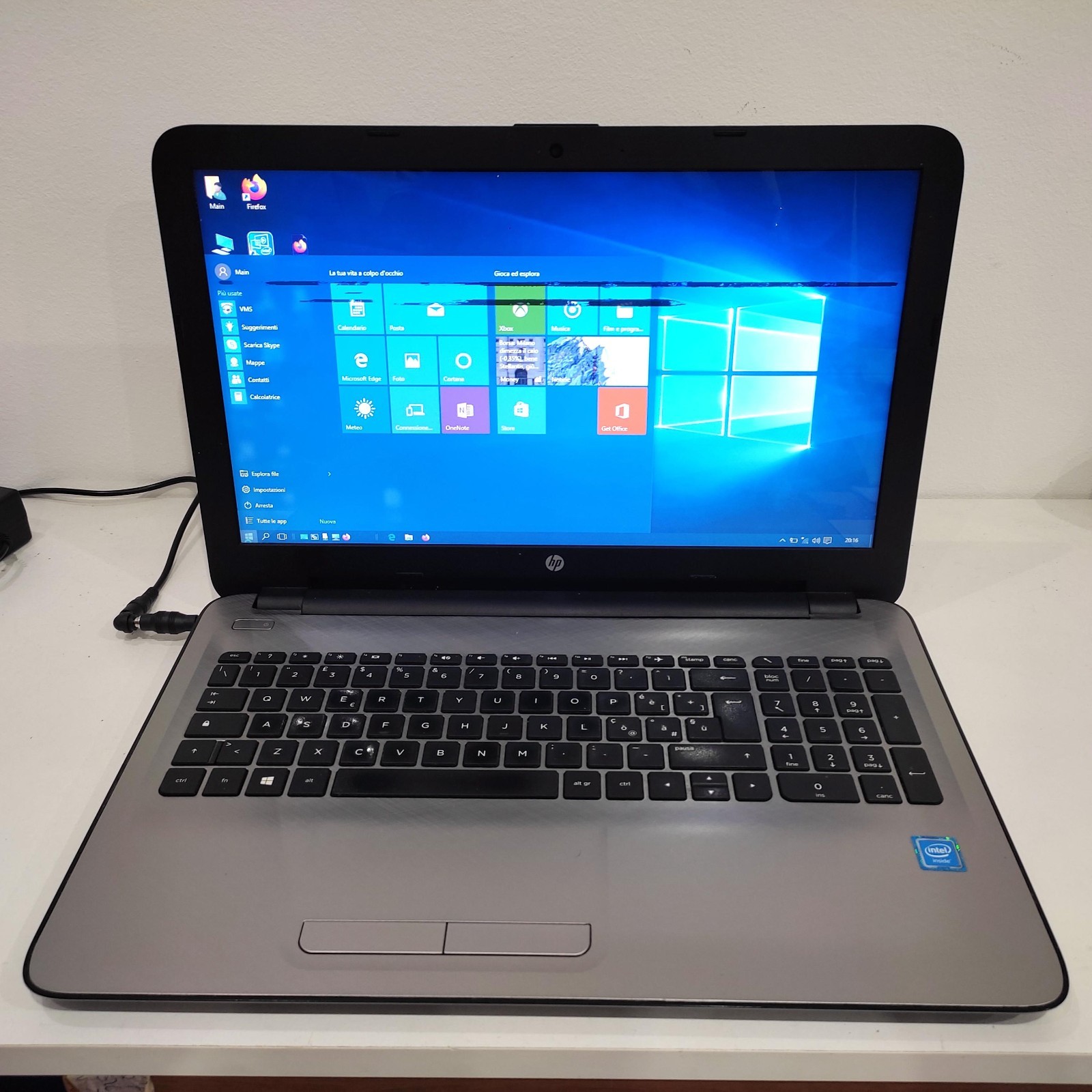 HP TPN-C125 15.6″ LCD Flawed Notebook PC Working HDMI Win10 22501