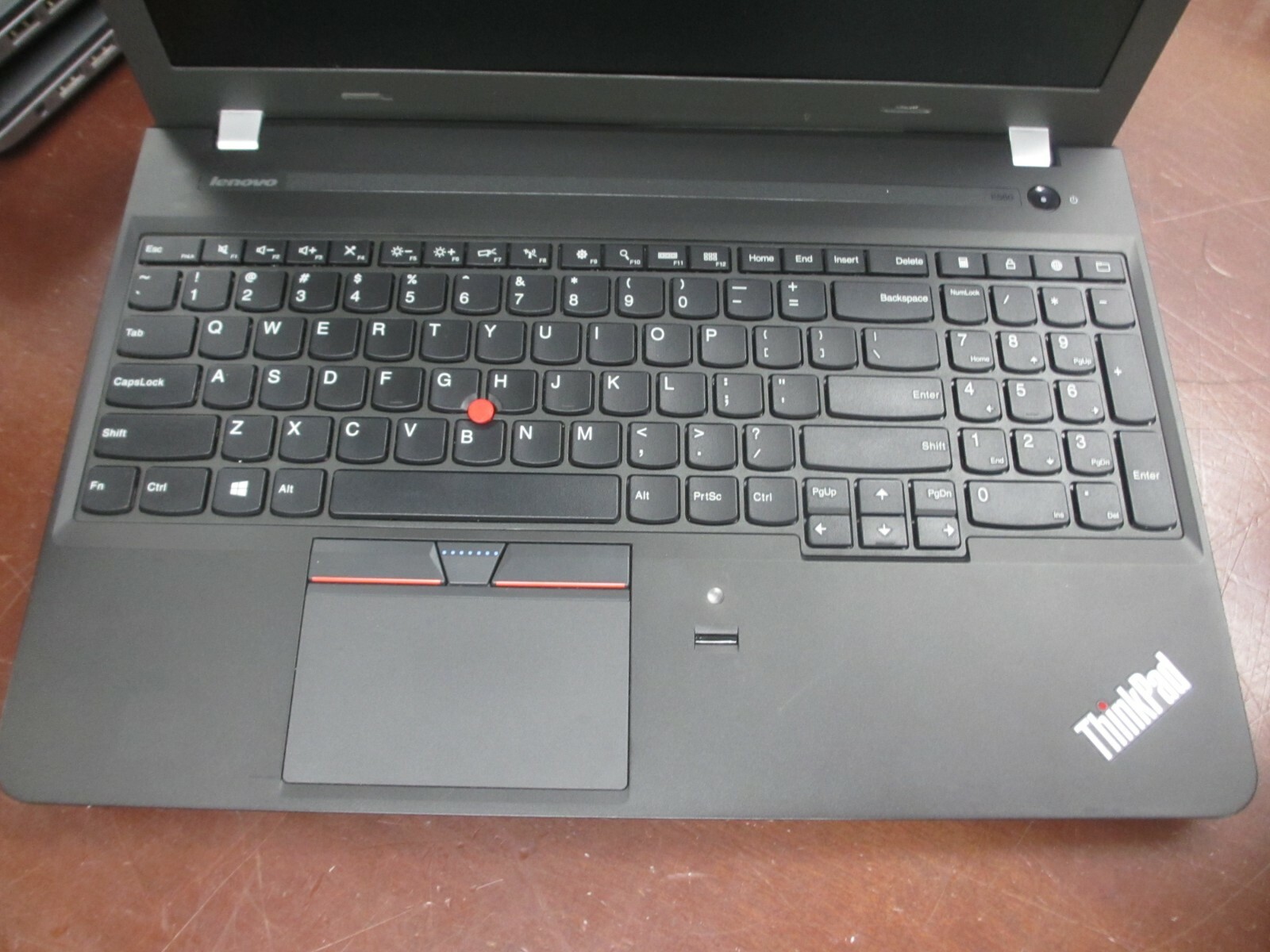 Lenovo ThinkPad E560 15.6″ i5-6200U 2.3GHz 8GB/320GB Laptop [NO AC/OS]computrace