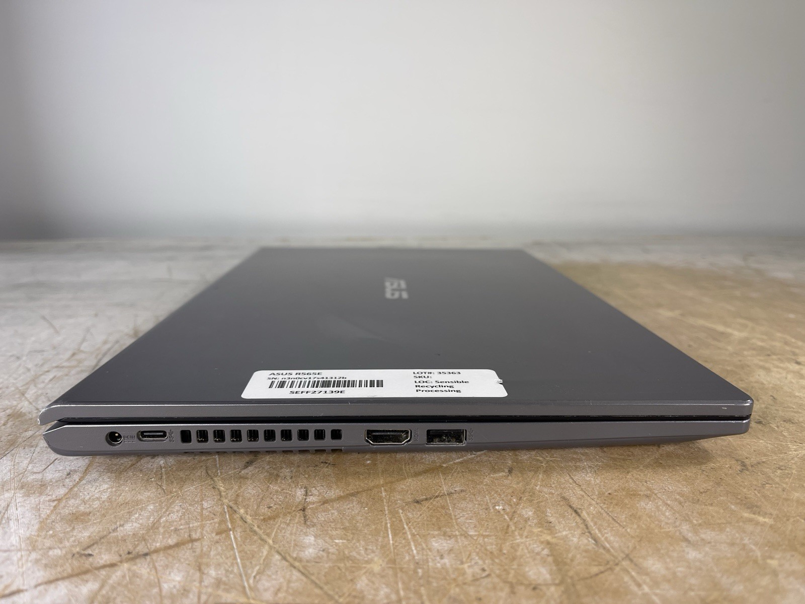 ASUS VIVOBOOK R565E i5-1135G7 @ 2.40GHz, 20GB RAM, NO HDD/OS