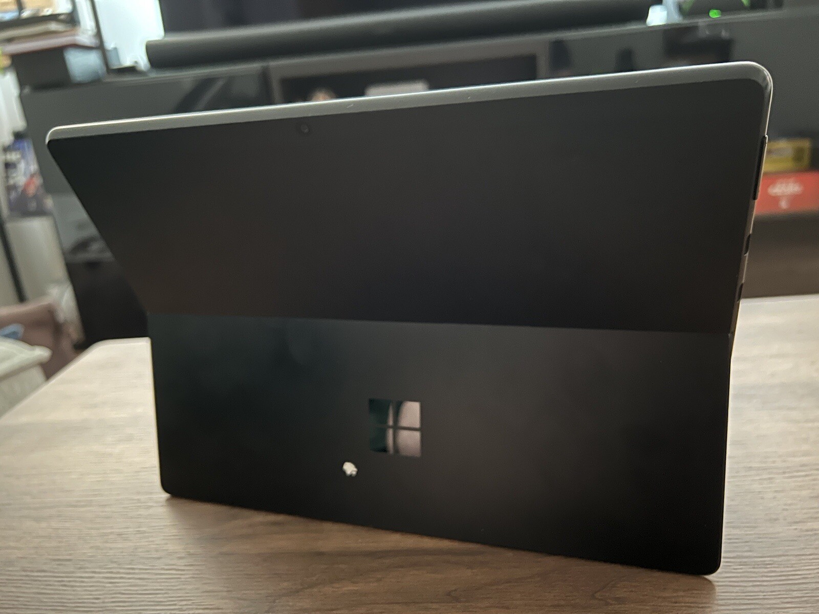 Microsoft Surface Pro X 13″ (256GB SSD, Microsoft SQ1, 3.00 GHz, 16 GB)…
