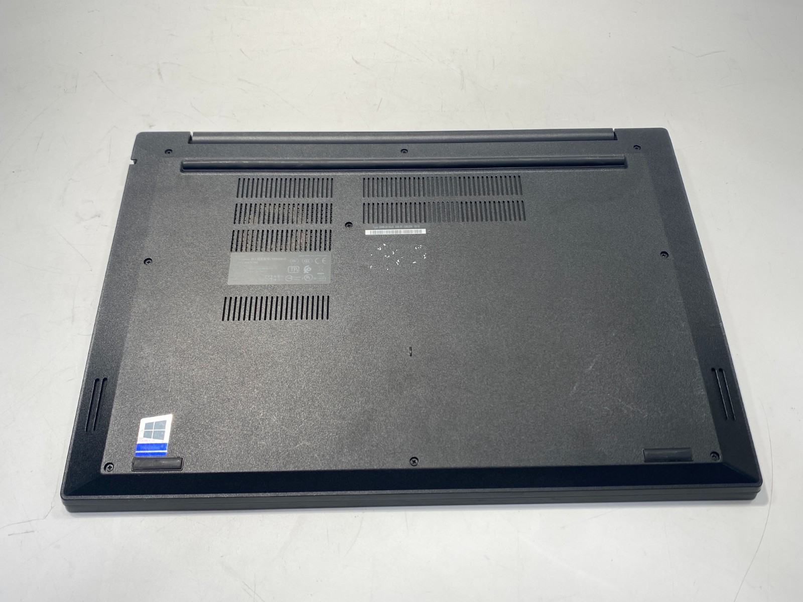 Lenovo ThinkPad E590 15.6″ | i7 8565U 1.80GHz| 16Gb Ram| 256Gb SSD | NO OS