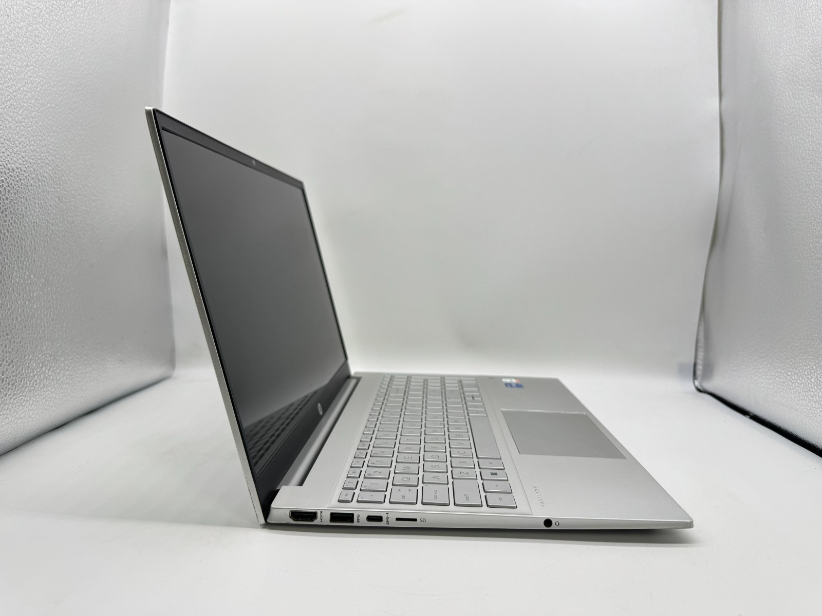 HP Pavilion 15-eg0025nr 15.6″ Laptop intel i7-1165G7 2.80GHz 16GB RAM 512GB SSD