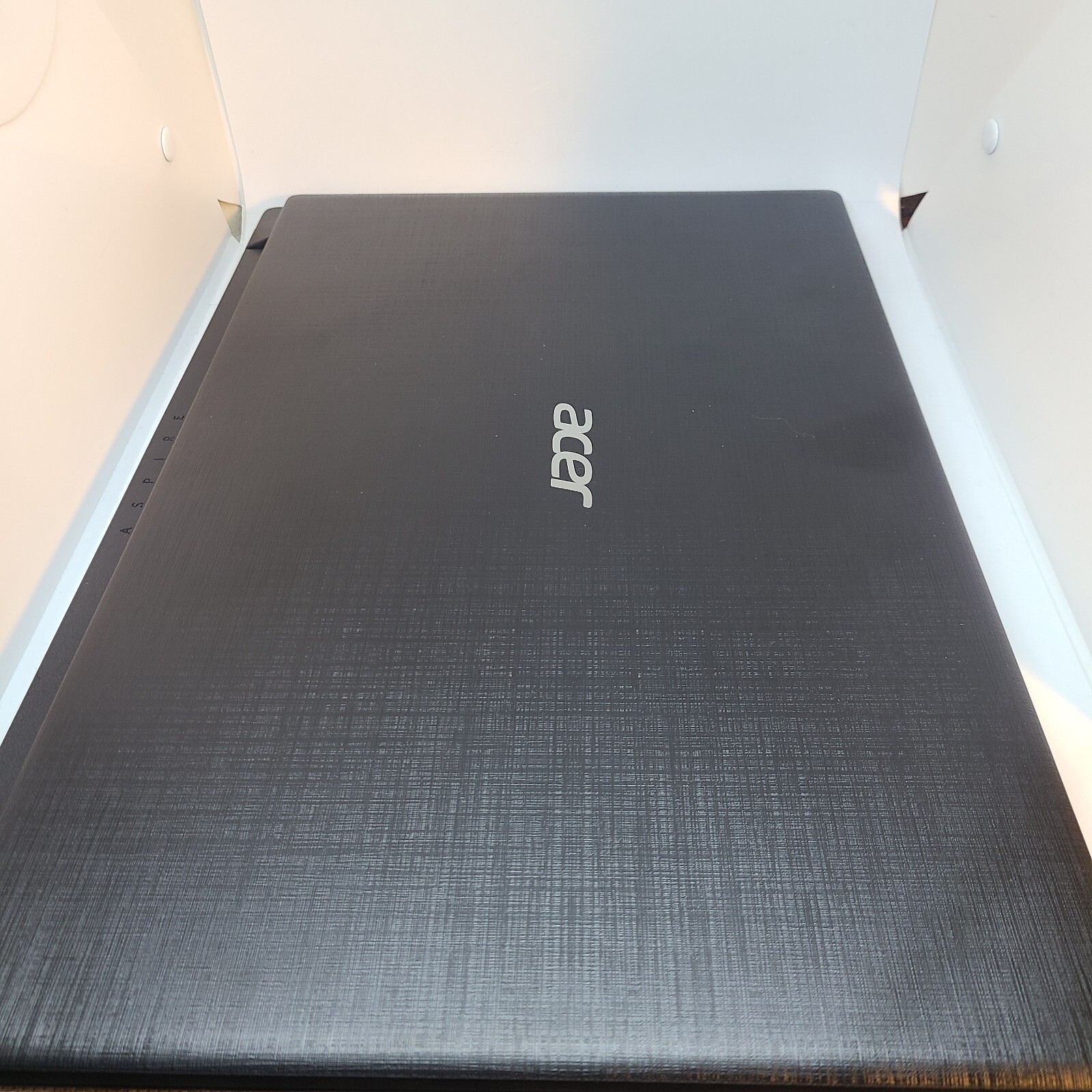 Acer Aspire 3 A315-21-95KF 15.6″ (1 TB, AMD A9 3.40 GHz, 6 GB) Laptop – Black