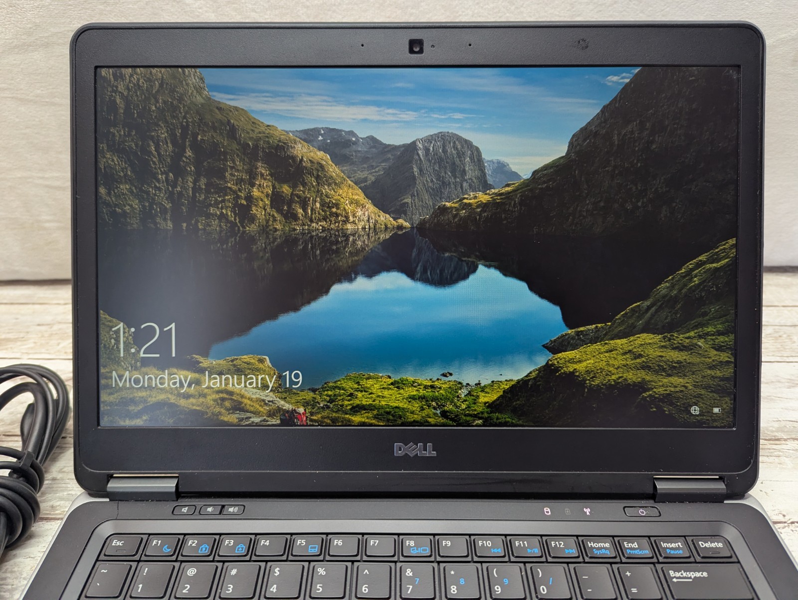 Dell Latitude E7440 14″ Laptop i5-4300U 2.5GHz 250GB 8GB WINDOWS 10pro Read