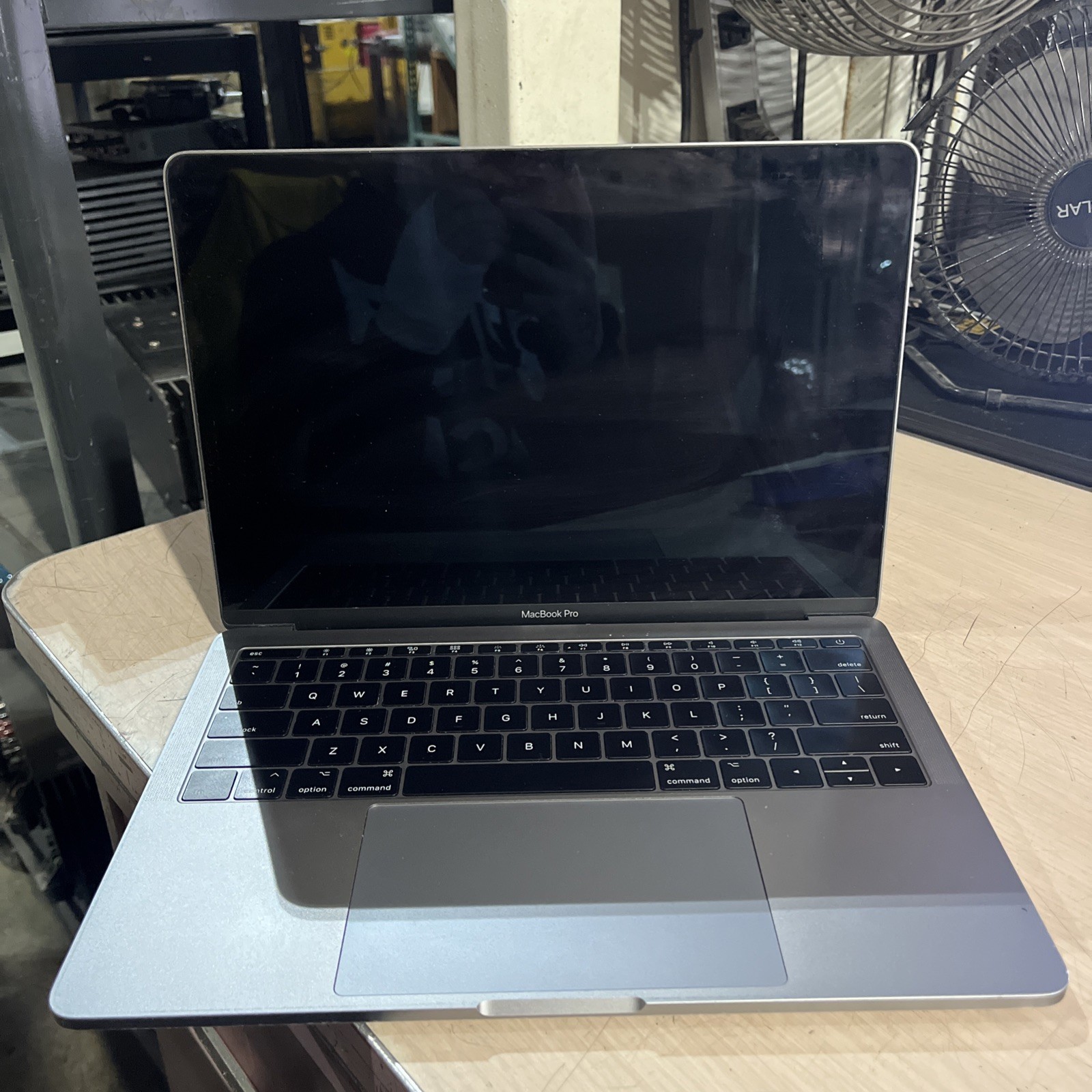 APPLE MACBOOK PRO 13″ MID-2017 CORE I5-7360U 2.3GHZ 8GB RAM NO HD *