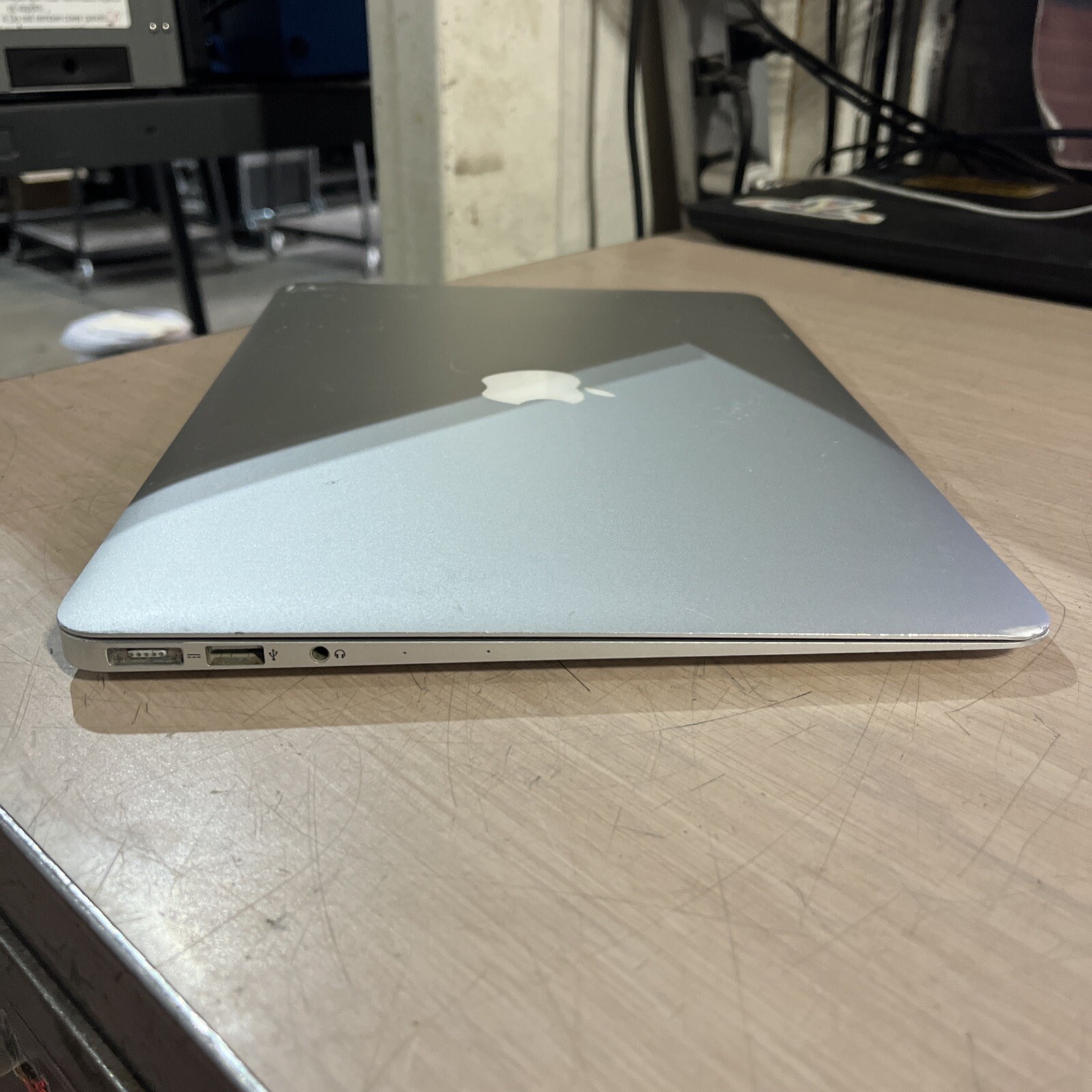 APPLE MACBOOK AIR 13″ MID 2013 CORE I5-4250U 1.3GHZ 4GB RAM NO HD