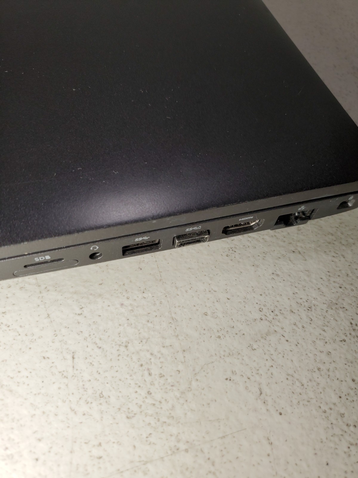 Dell Precision 3540 15.6″ Laptop i5-8365U 8GB RAM No SSD/HDD/OS! READ! #69