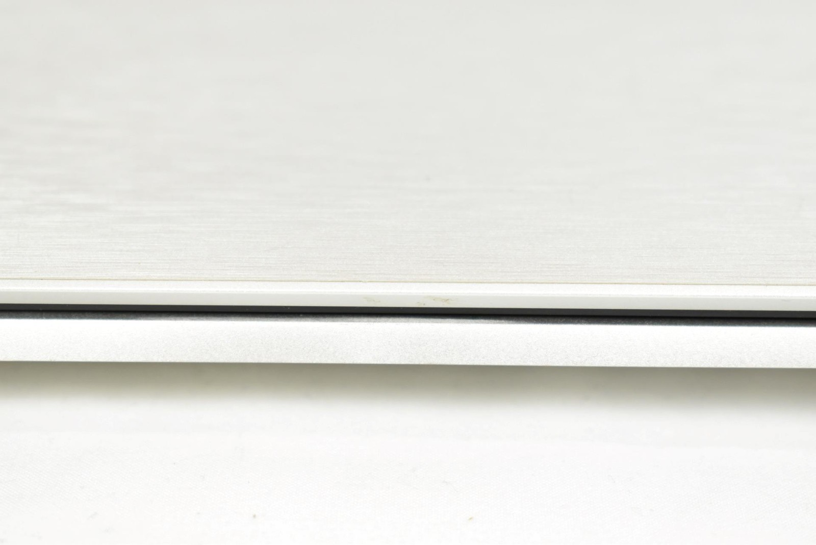 HP EliteBook 840 G8 Touch i7-1185G7 3.0GHz 16GB 256GB SSD 14″ No OS New Battery