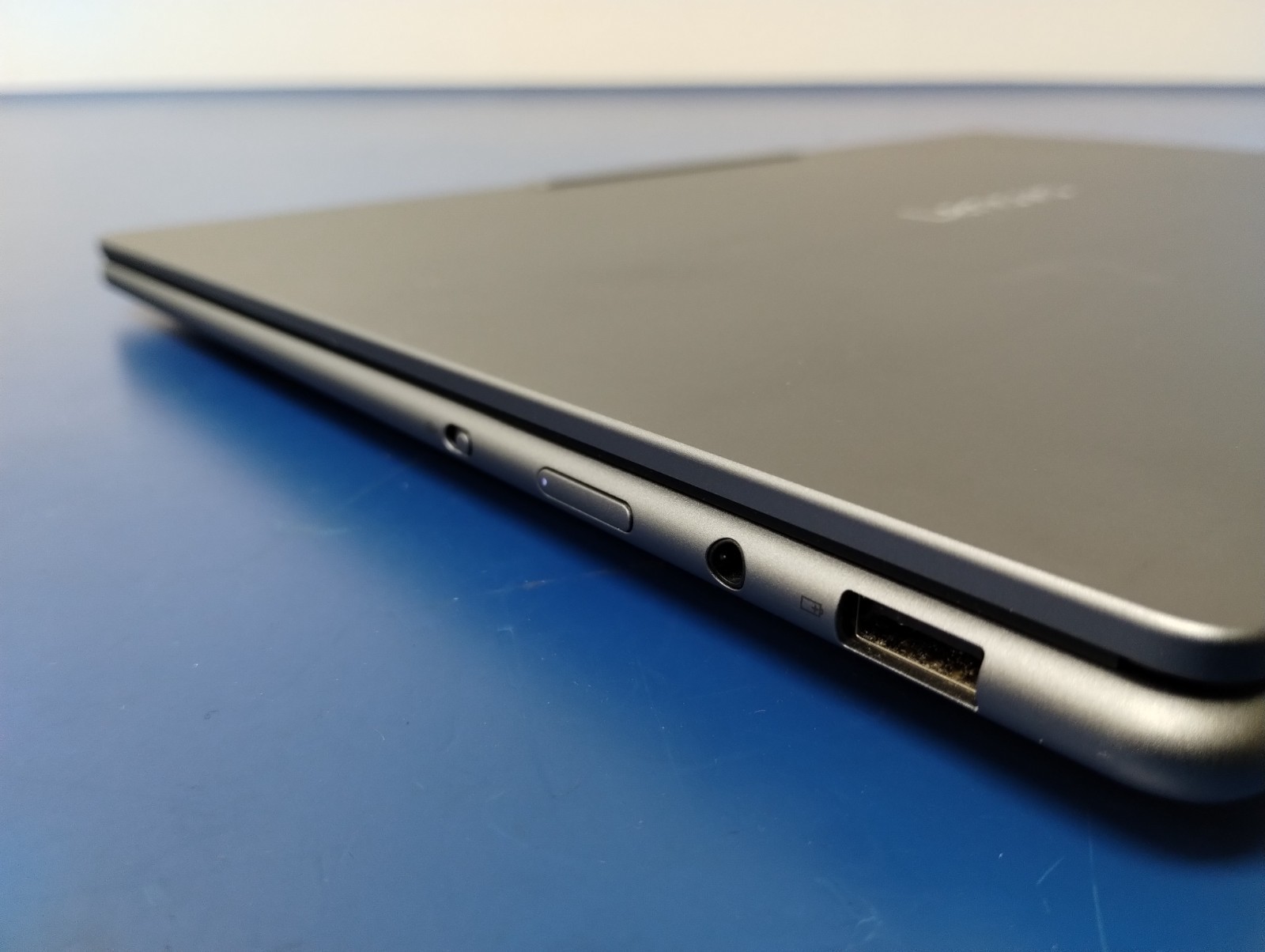 Lenovo Slim 7 14ILL10, Intel Core Ultra 7, 2.20 GHz, 32 GB RAM, 1 TB NVMe SSD