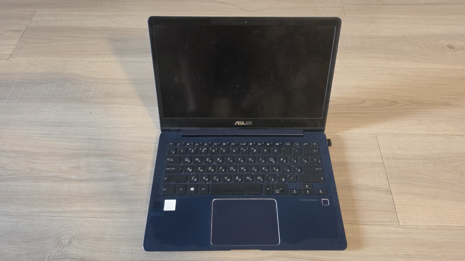 Lapto ASUS UX331U