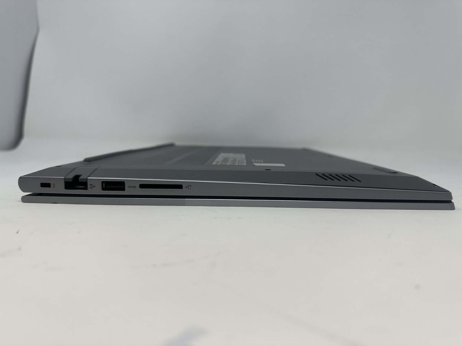 Lenovo Thinkpad 16 g6 IRL Laptop intel i5-1335U 16GB of RAM Win. 11