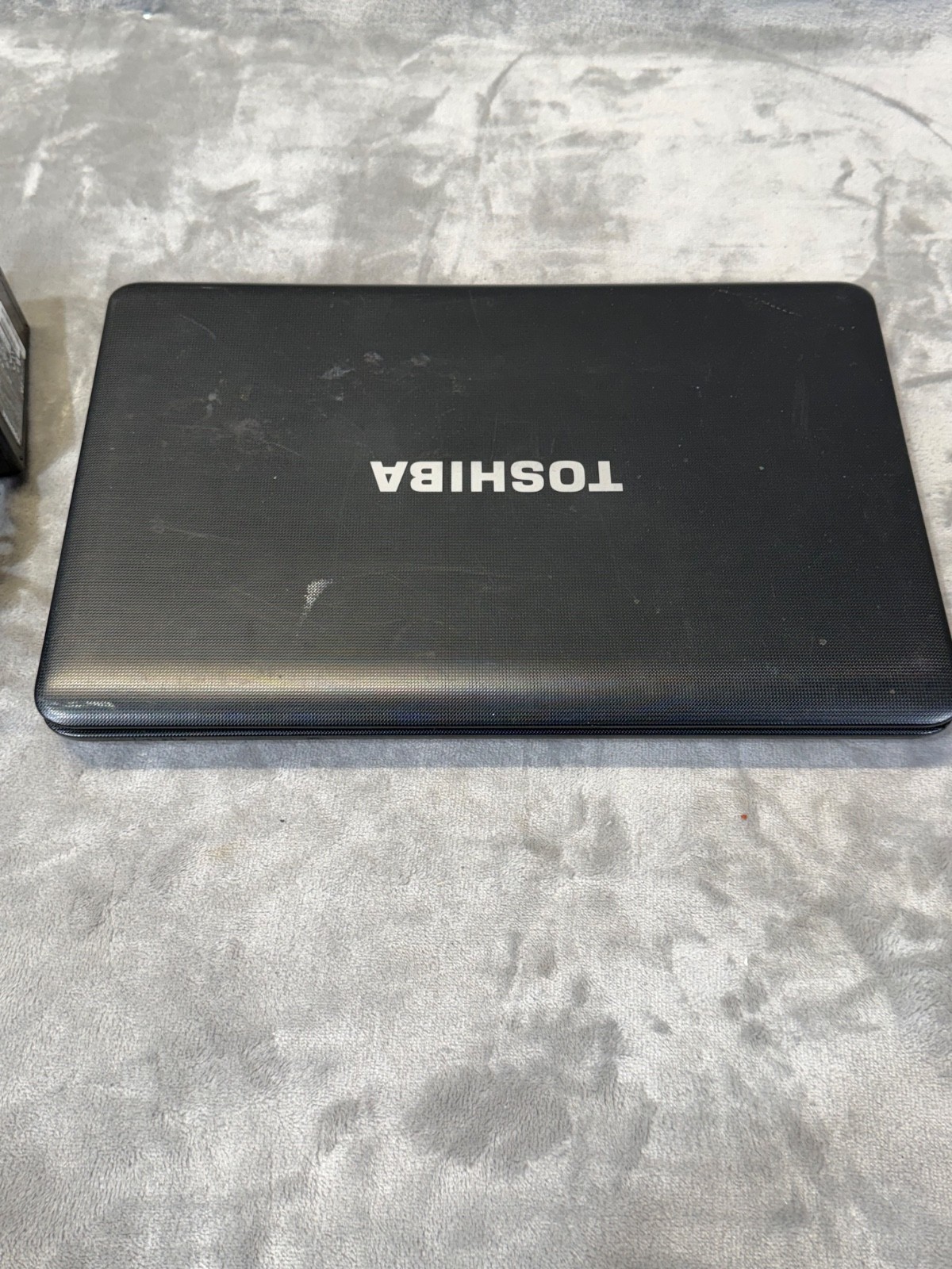 Toshiba Satellite C655-S5503 Laptop Intel Core i3-2350M 6GB Ram Bad Battery