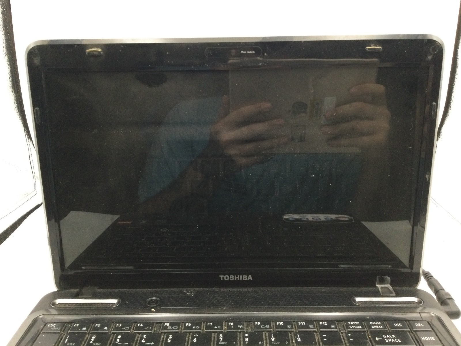 TOSHIBA SATELLITE L645D S4056 – FOR PARTS – AMD TURION II – 4GB RAM – READ – BB