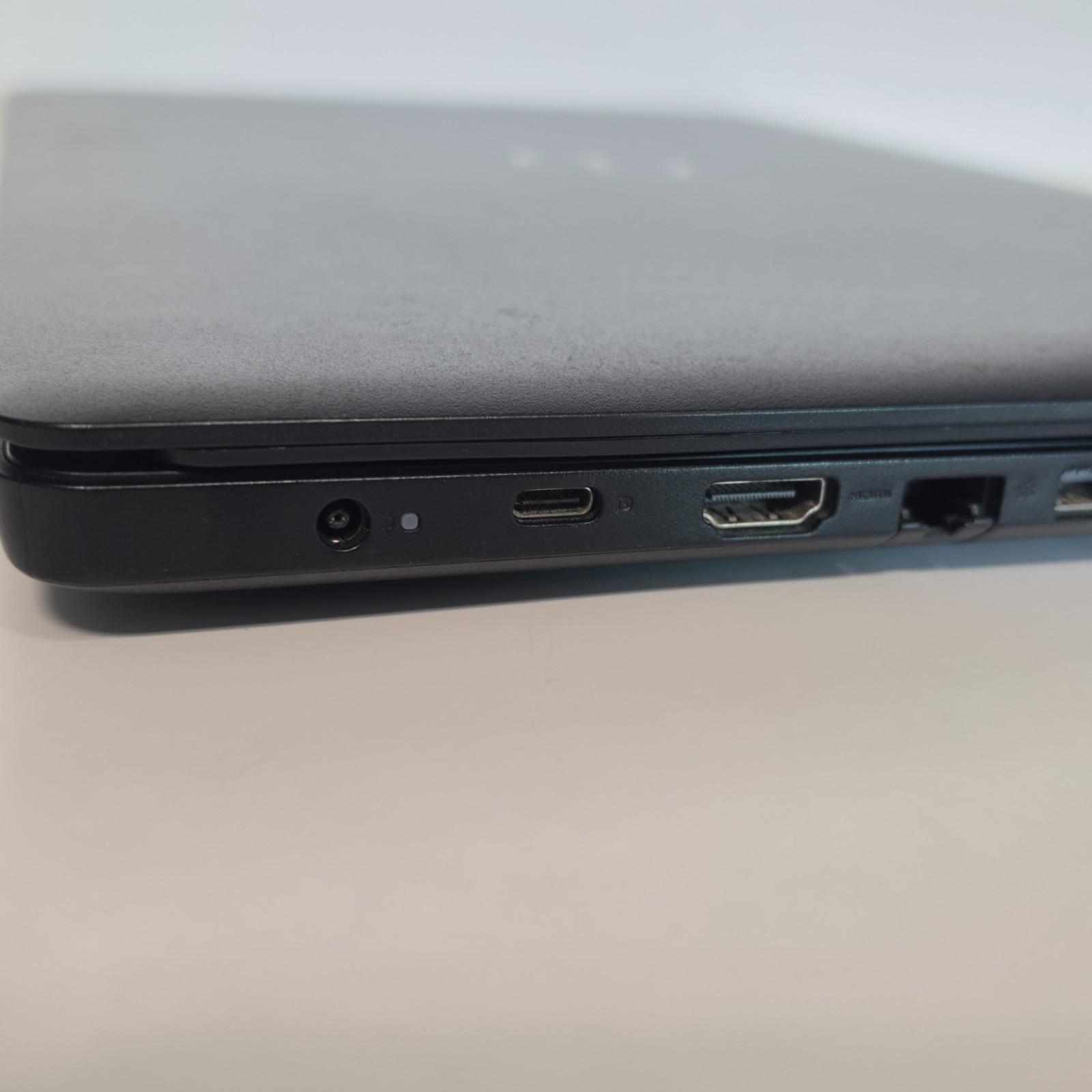 Dell Latitude 3590 Laptop PC | Intel Core I3-6006U 2.00GHZ | 8GB Ram | No HDD A5