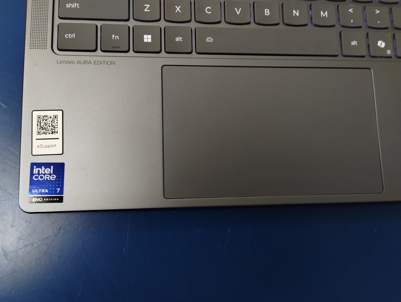 Lenovo Slim 7 14ILL10, Intel Core Ultra 7, 2.20 GHz, 32 GB RAM, 1 TB NVMe SSD