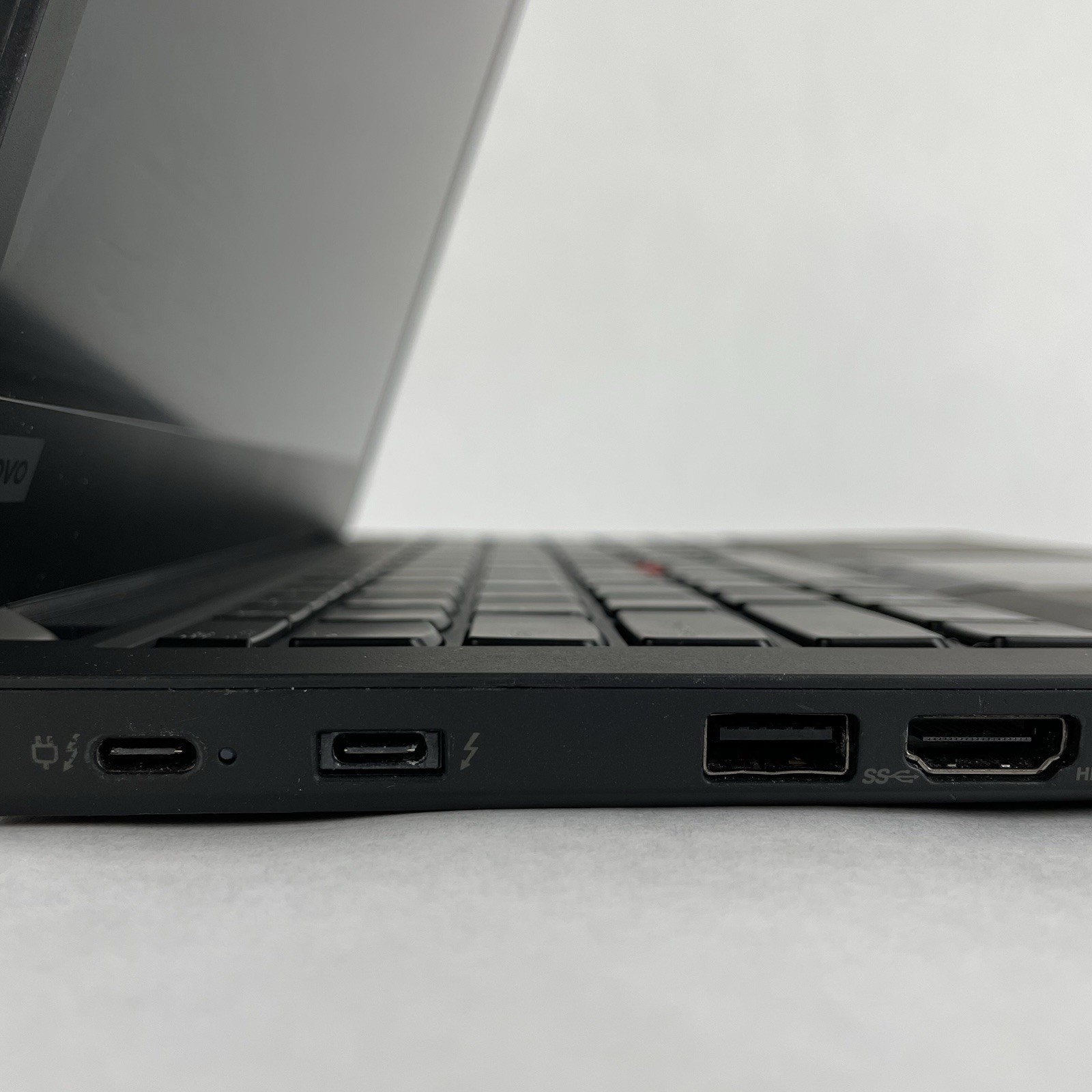 Lenovo ThinkPad T14 14″ Ryzen 5 Pro 5650U 2.30 GHz 16 GB RAM No SSD No OS – READ