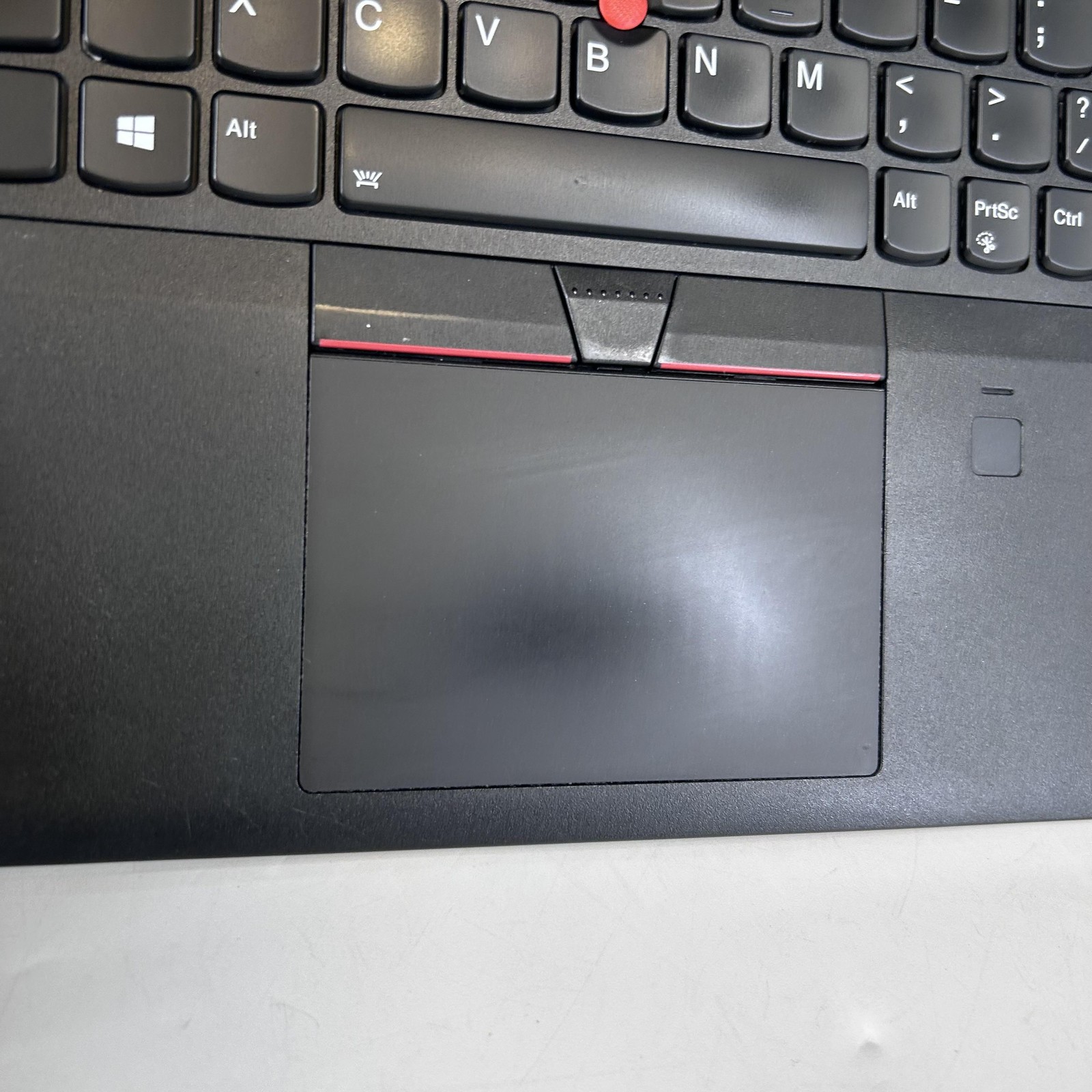Lenovo ThinkPad T580 15.6 FHD TOUCH i7-8650U 1.90GHz 16GB 256GB SSD WHITE SPOTS