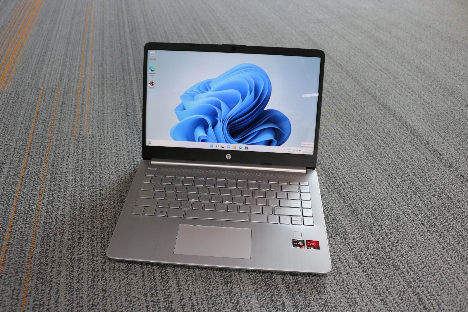 HP 14-fq0038ca 14″ FHD, Ryzen 33250U, 8GB DDR4, 512GB SSD Laptop