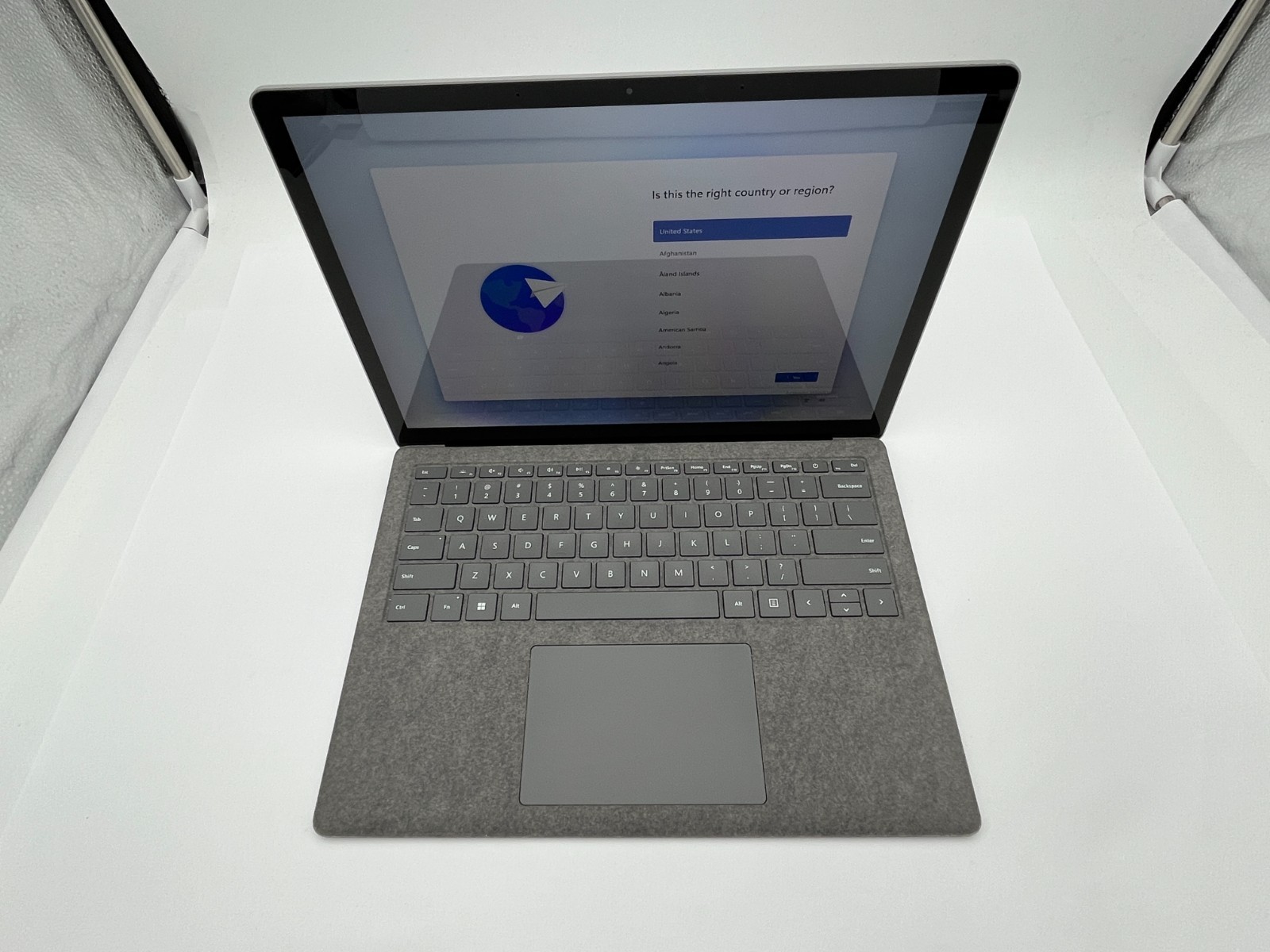 Microsoft Surface Laptop 4 1950 13.5″ Touch i7-1185G7@3.0GHZ 16GB RAM 512GB NVME