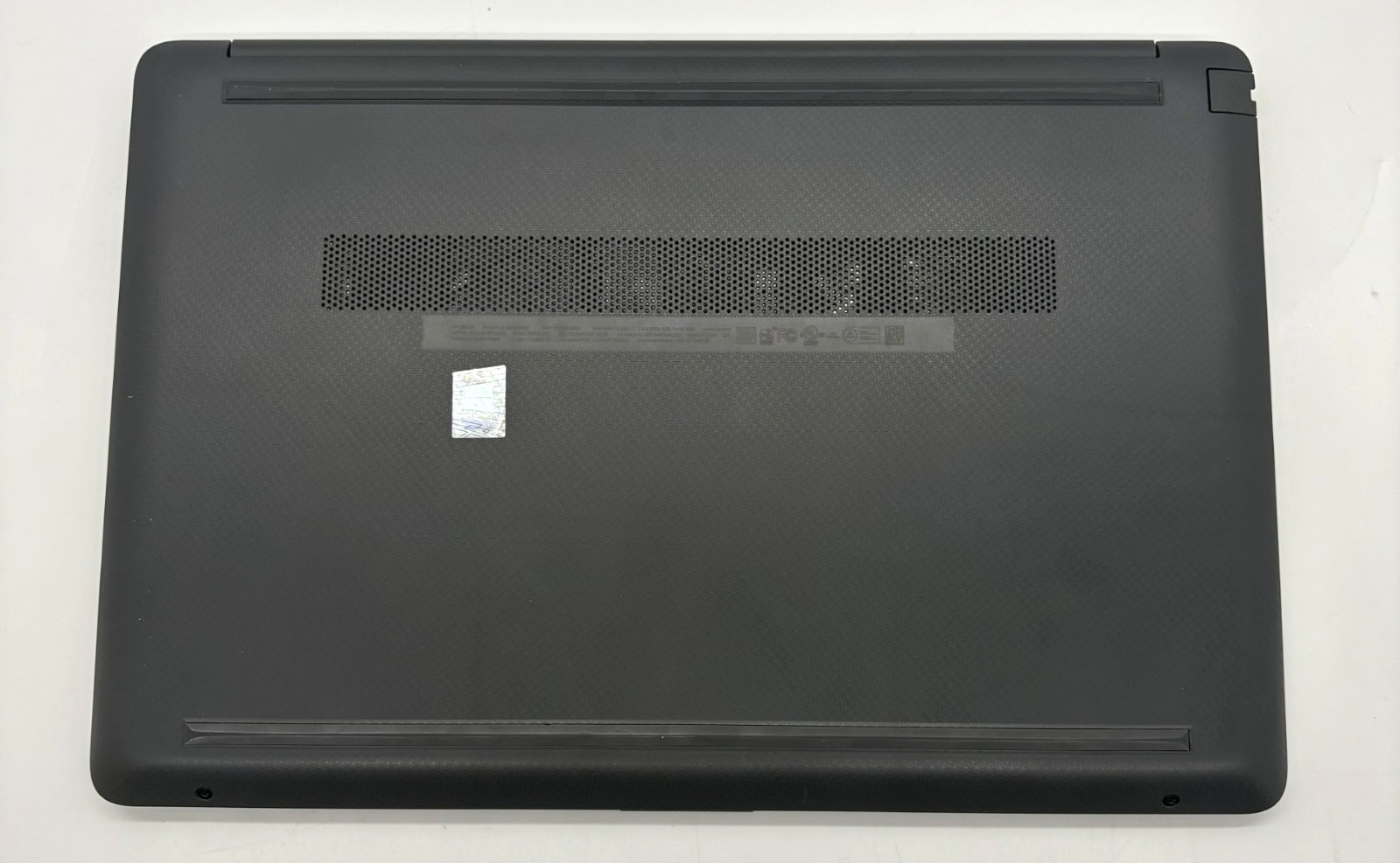 HP 250 G8 i5-1135G7 2.4GHz 16GB RAM 512GB M.2 Flaws (Cracks/hinge) W11