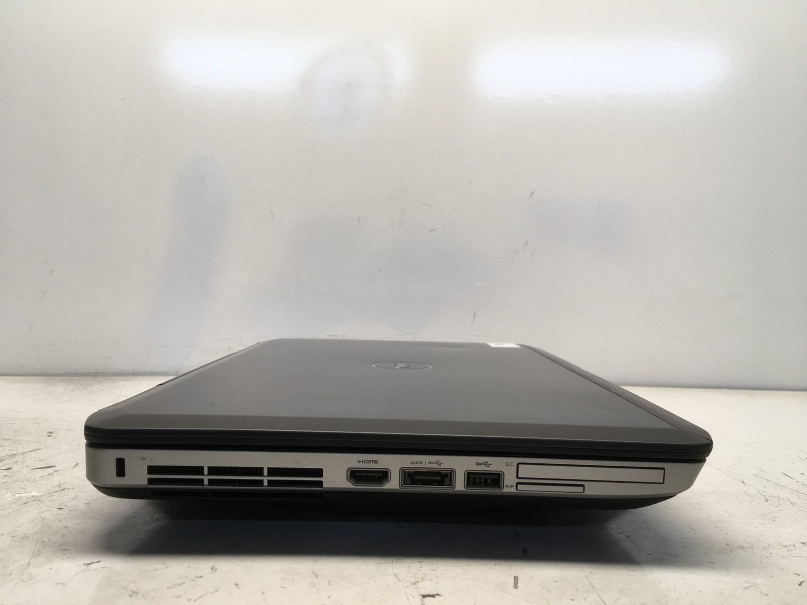 Dell Latitude E5530 Intel i5-3230M 2.6GHz 4 GB NO HDD No Batt