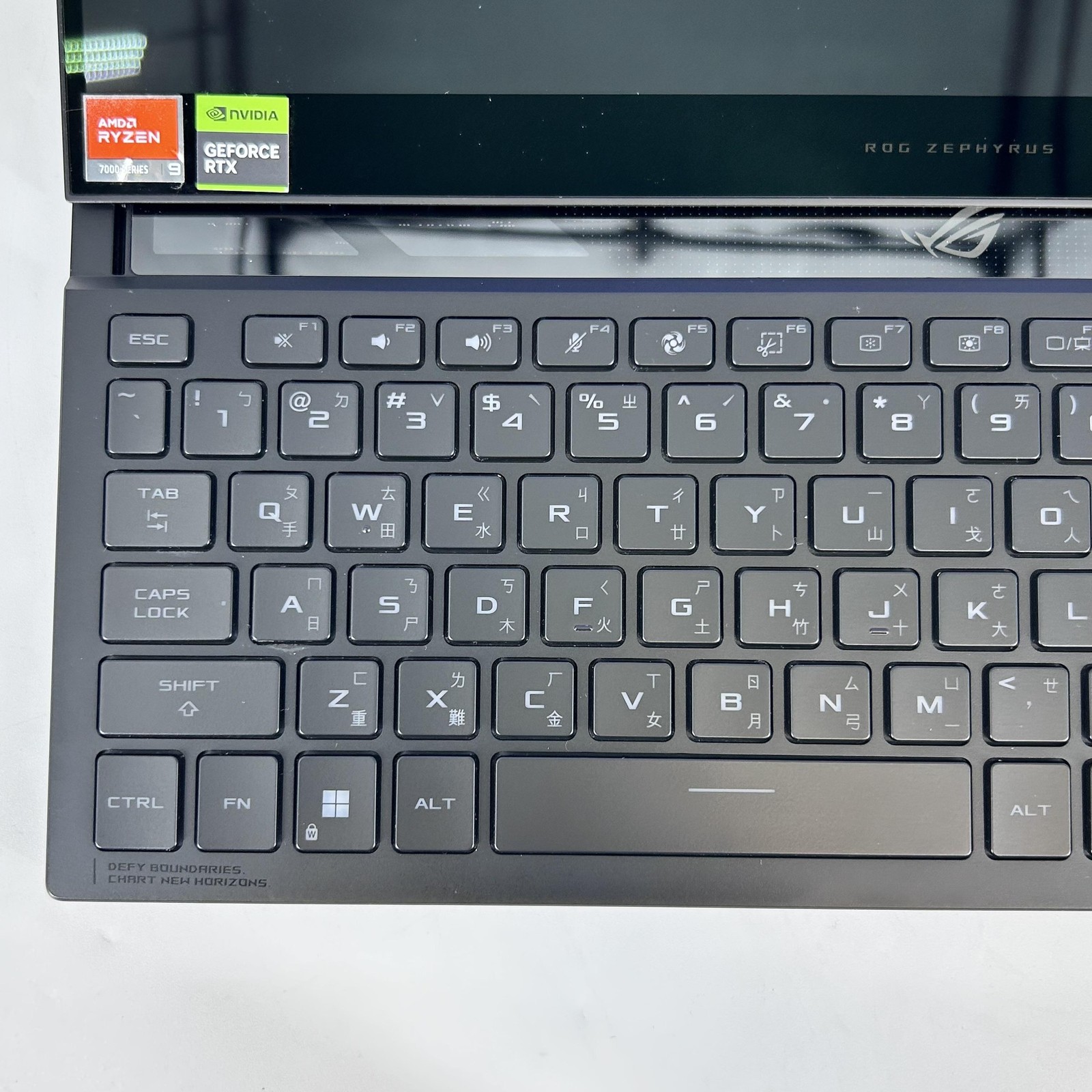 Asus ROG Zephyrus Duo 16 GX650 QHD+ 2.5 GHz Ryzen 9 7945HX 64GB 2TB SSD RTX 4090