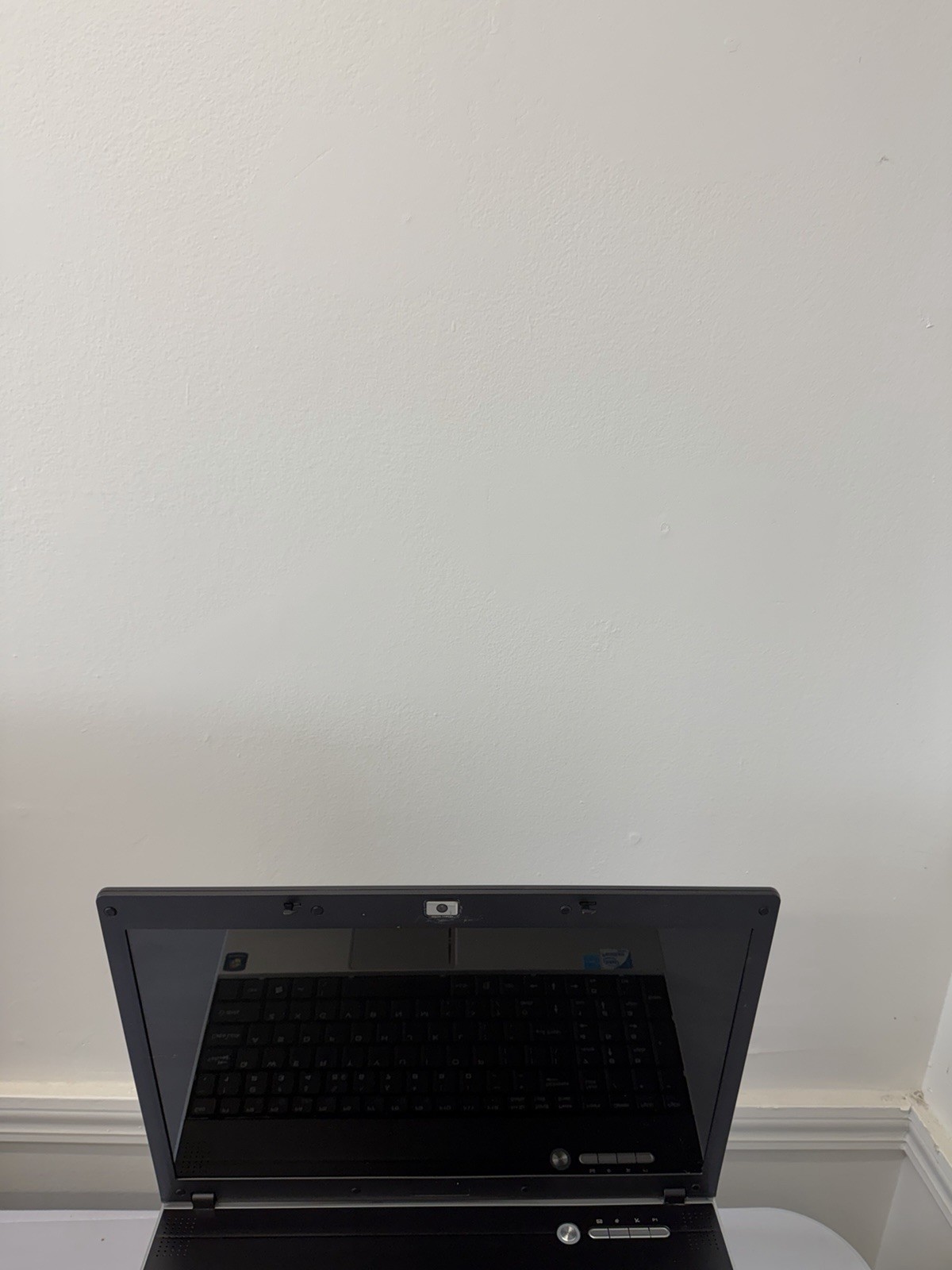 Nobilis MS-163K Laptop – Screen Yellowing -Intel Pentium T4300 – Read Des