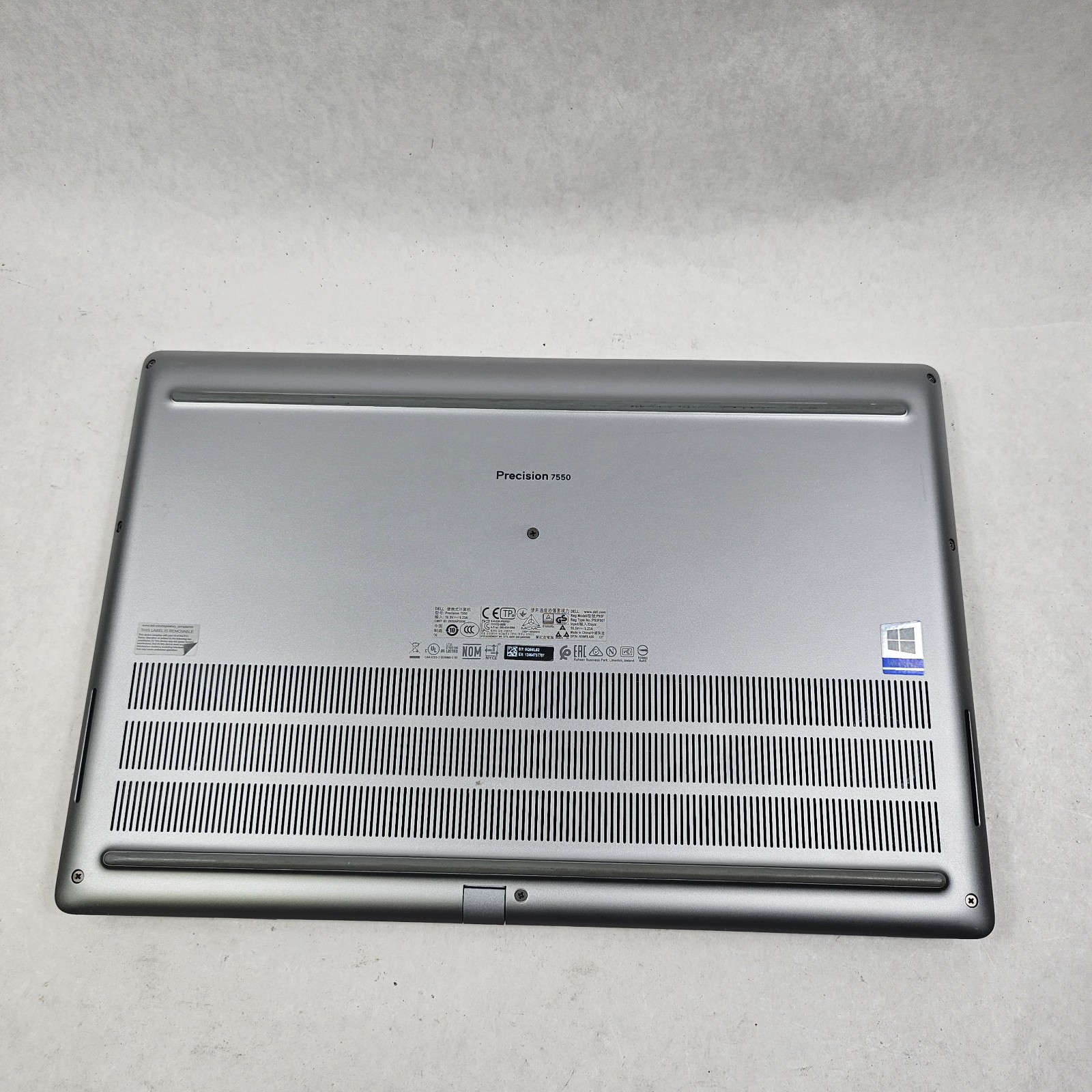 Dell Precision 7550 15.6″ FHD Core i7-10875H 32GB 512GB SSD NVIDIA RTX 3000