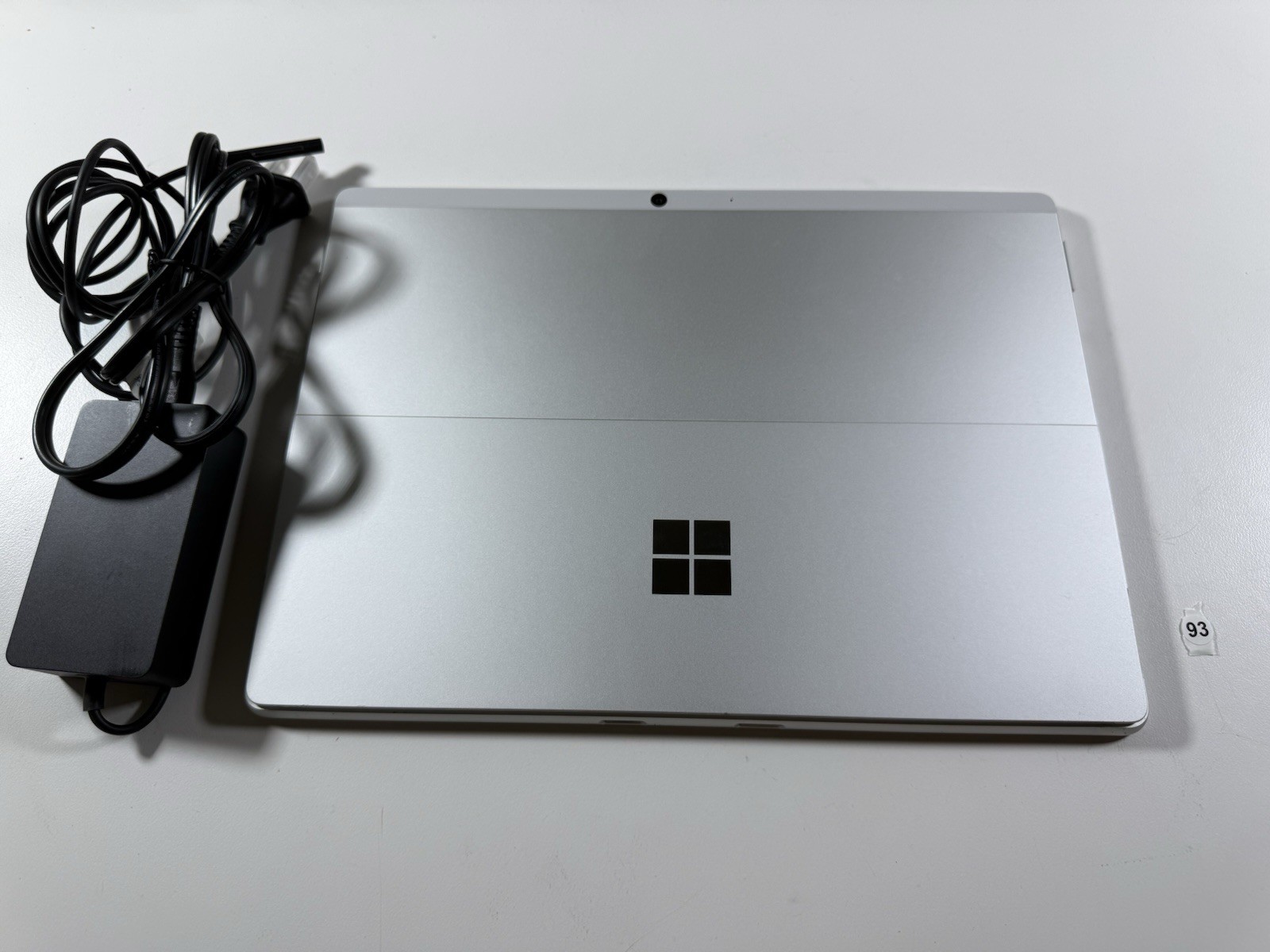 Microsoft Surface Pro 8 (1982) i5-1145G7 – 16GB RAM – 256GB 120Hz – Win 11 Pro