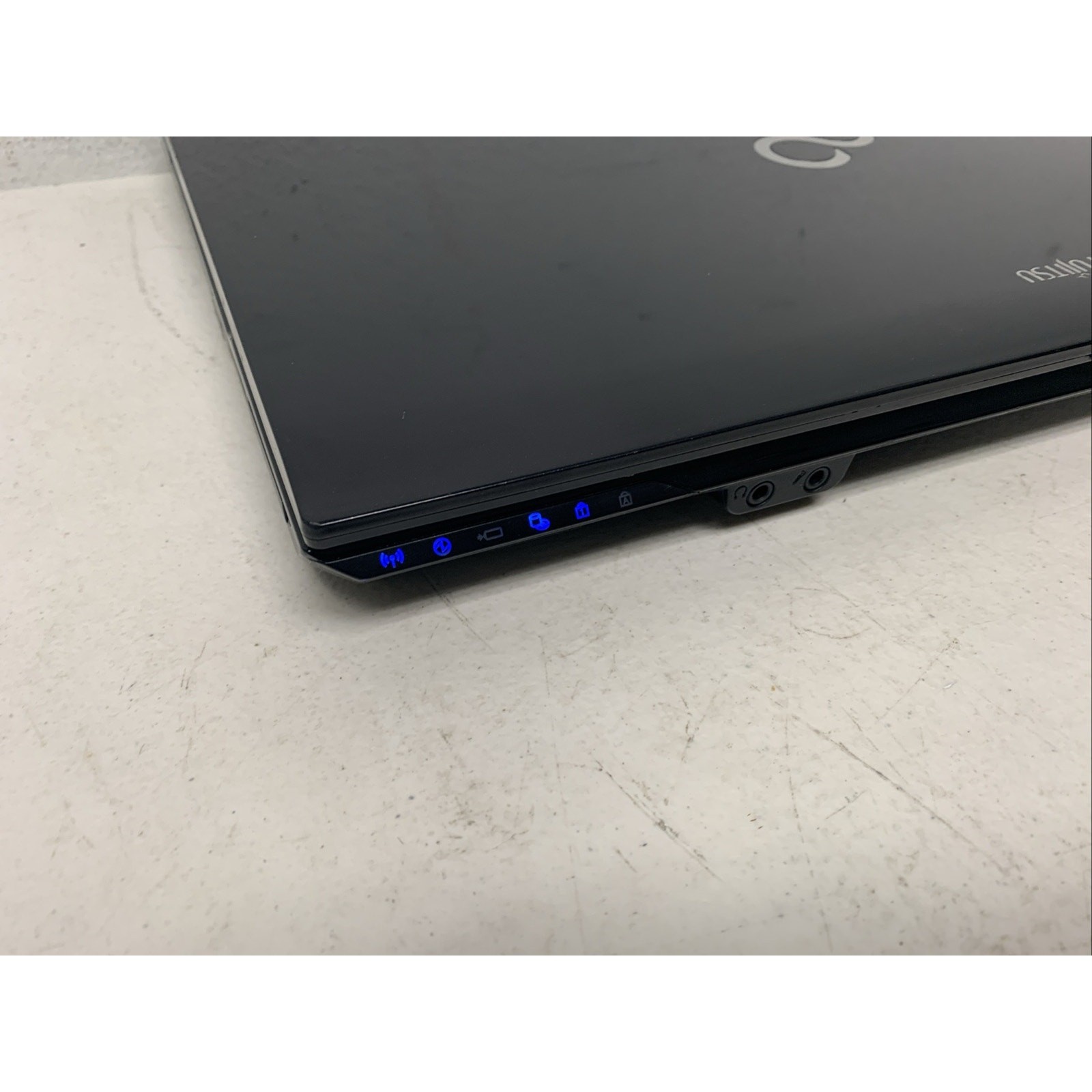 Fujitsu LIFEBOOK AH562 /i5-3230M 8GB RAM 1TB HHD WIND 10 Touch Screen