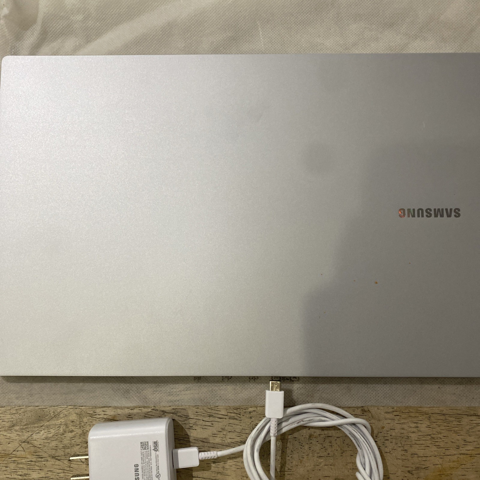 Samsung Galaxy Book 4| 15.6 Silver FHD Intel Core 7 150U| 16GB RAM|512GB SSD