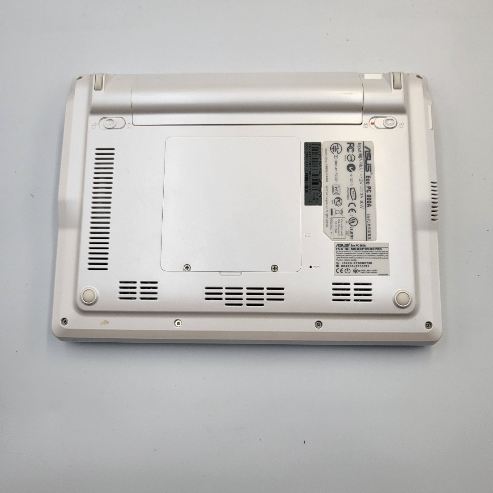 Asus EEE PC 900A 1.6Ghz, 2GB RAM, 4GB SSD