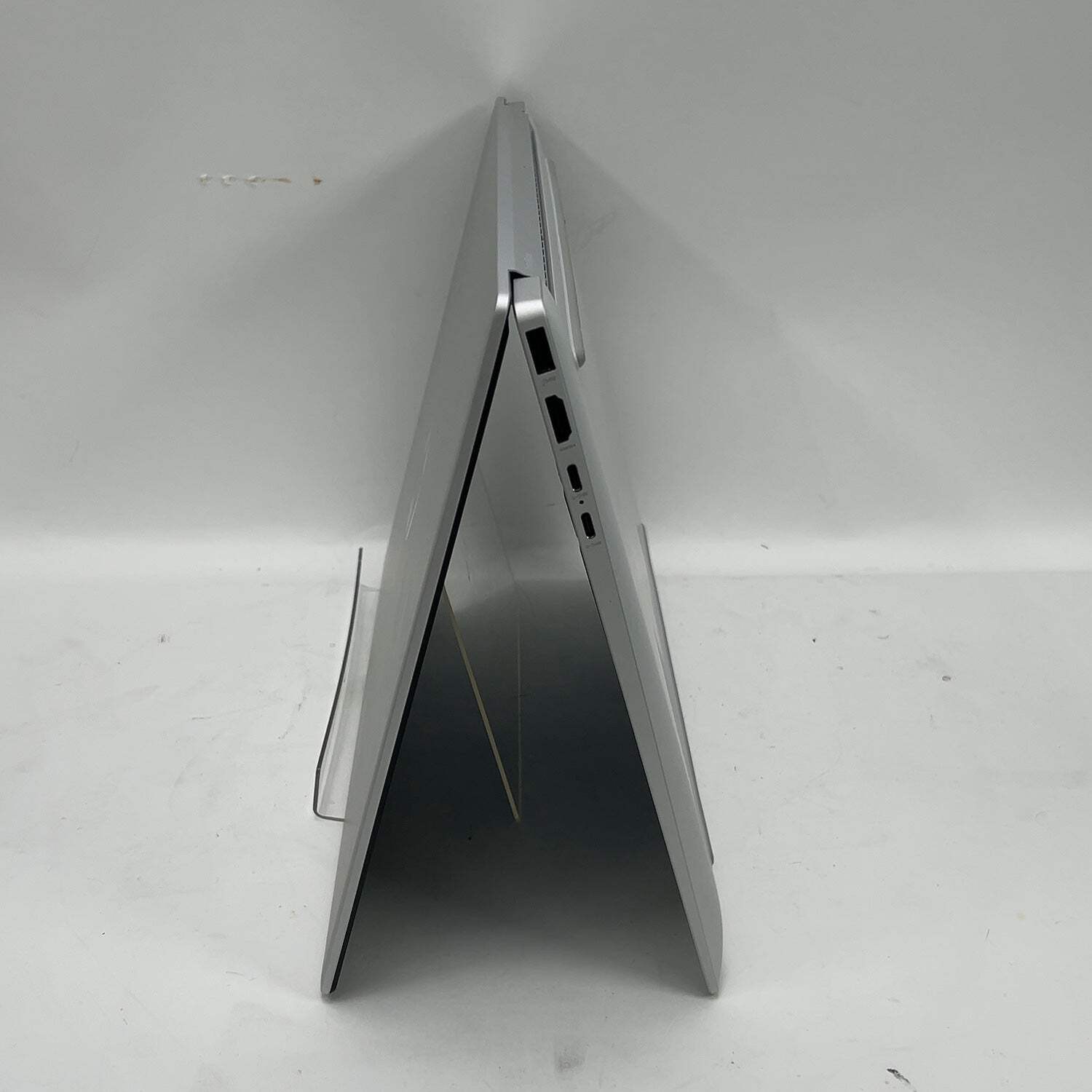 HP OmniBook 5 16-AF1173CL 16″ Core Ultra 7 255U 2.00 32GB RAM 1TB SSD