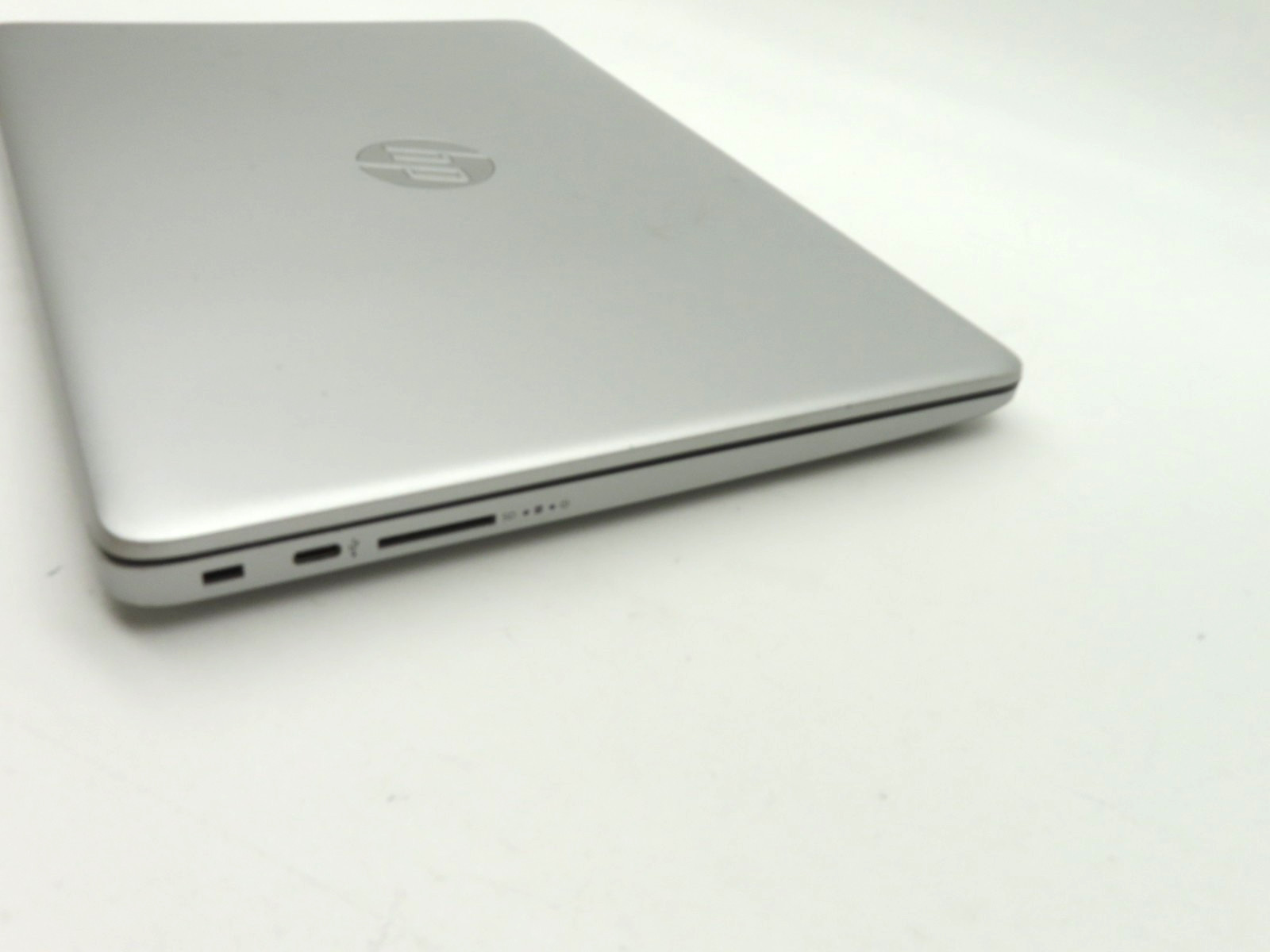 HP 14-dk0002dx 14″ AMD A9-9425 3.1GHz 16GB RAM 256GB SSD