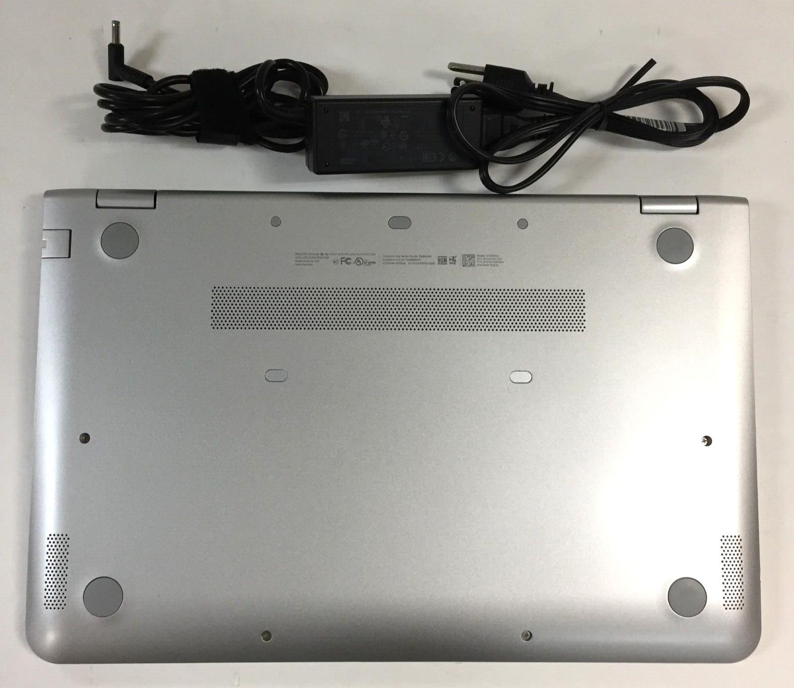 *Faulty* HP Pavilion x360 15-bk193ms 15.6″ Touch Laptop/i5-7200U/8GB/1TB HDD/W10