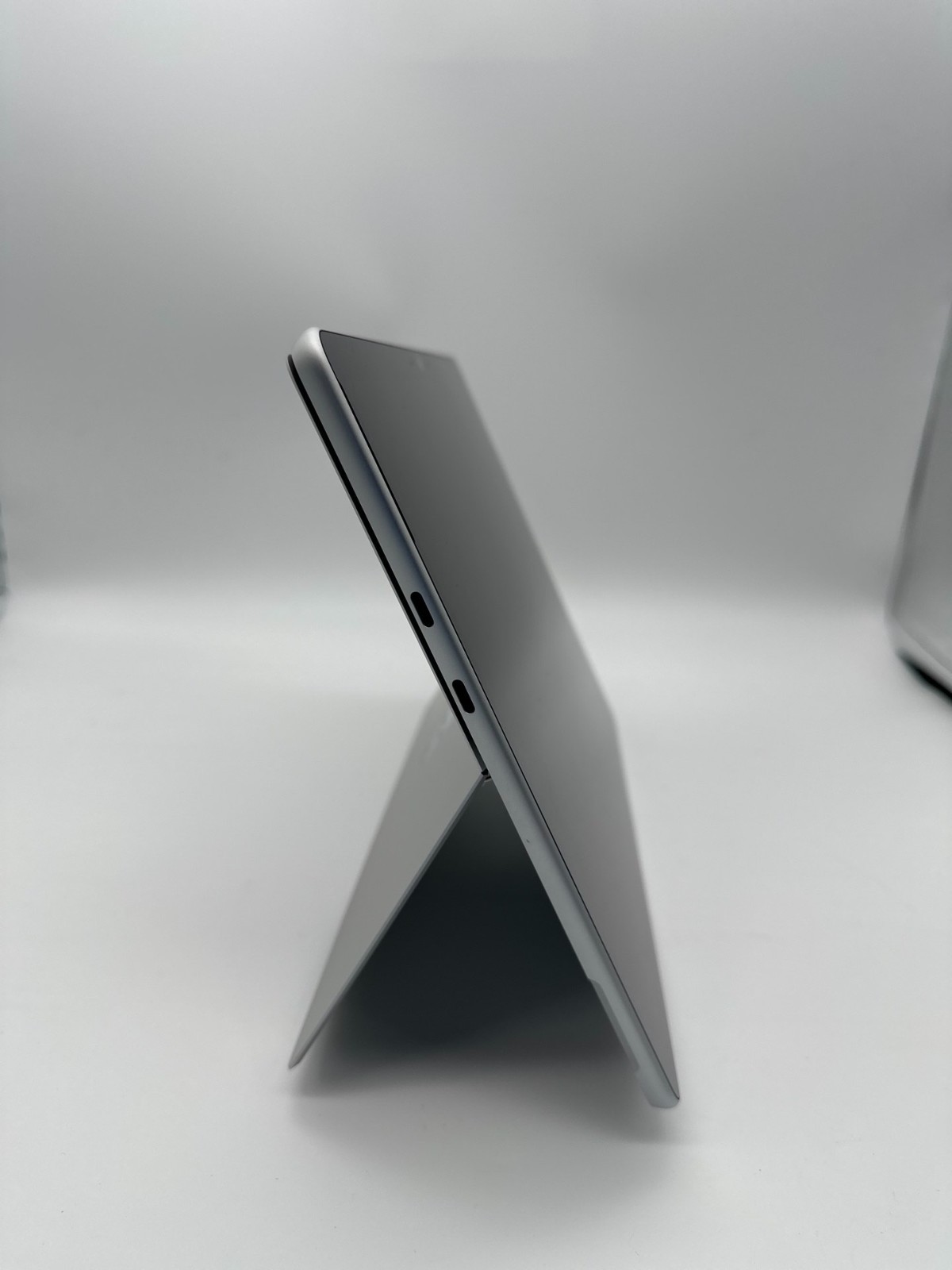 Microsoft Surface Pro 11 13″ Snapdragon X Plus Tablet Plus 16/512GB Platinum