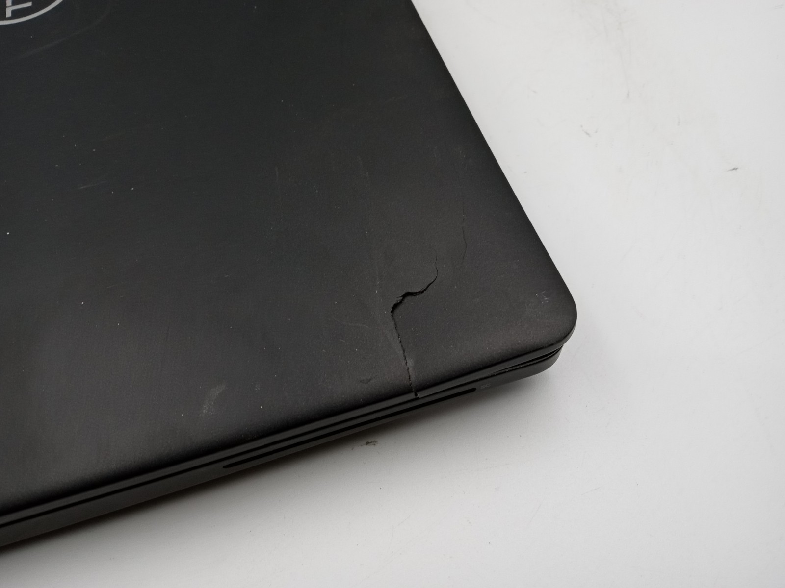 Dell Latitude 5491 14″ Laptop Intel Core i5 8th Gen – WON’T BOOT – READ -RR