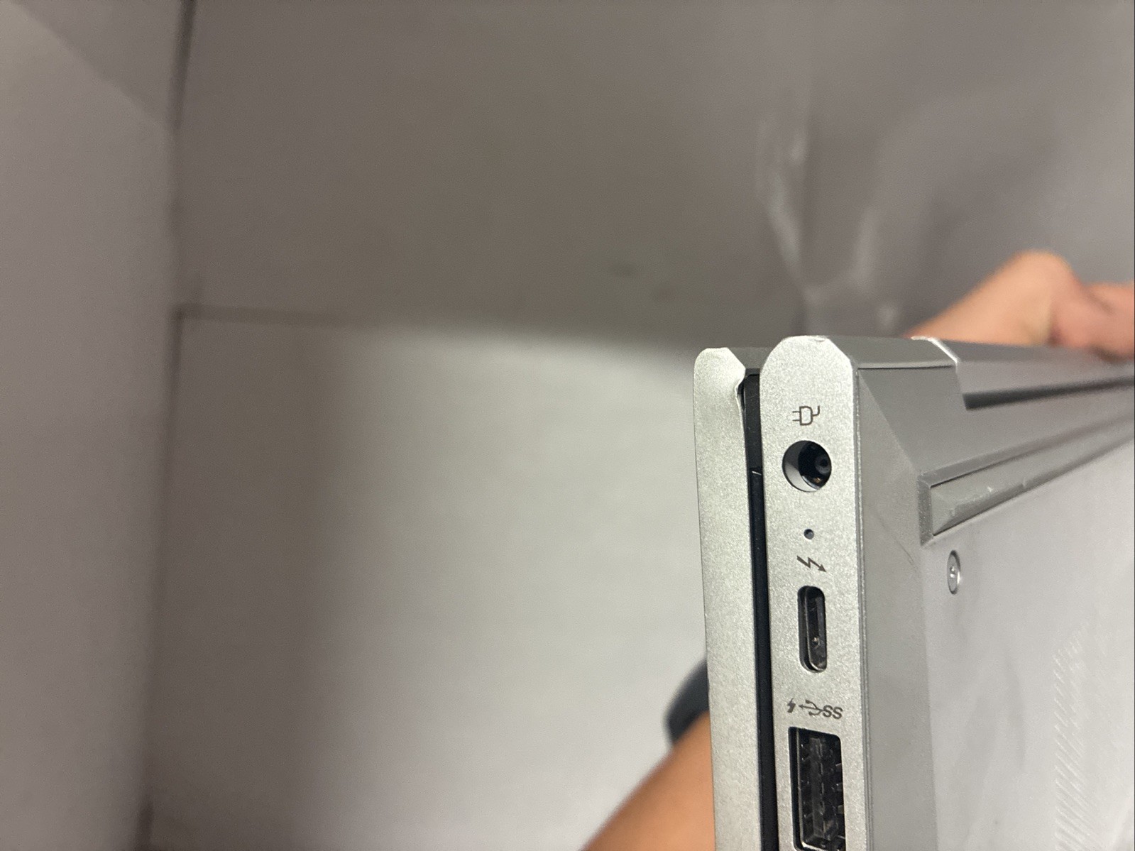 HP EliteBook 650 G9 15.6″ i5-12th Gen 16GB RAM 256GB SSD Win 11 – Charger – used