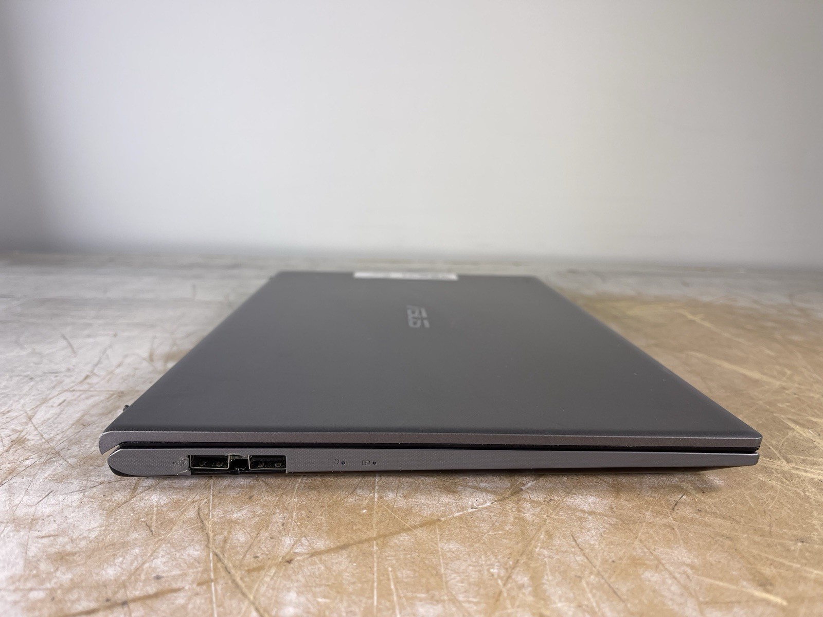 ASUS VIVOBOOK F512J i3-1005G1 @ 1.20 GHz, 12GB RAM, NO HDD/OS