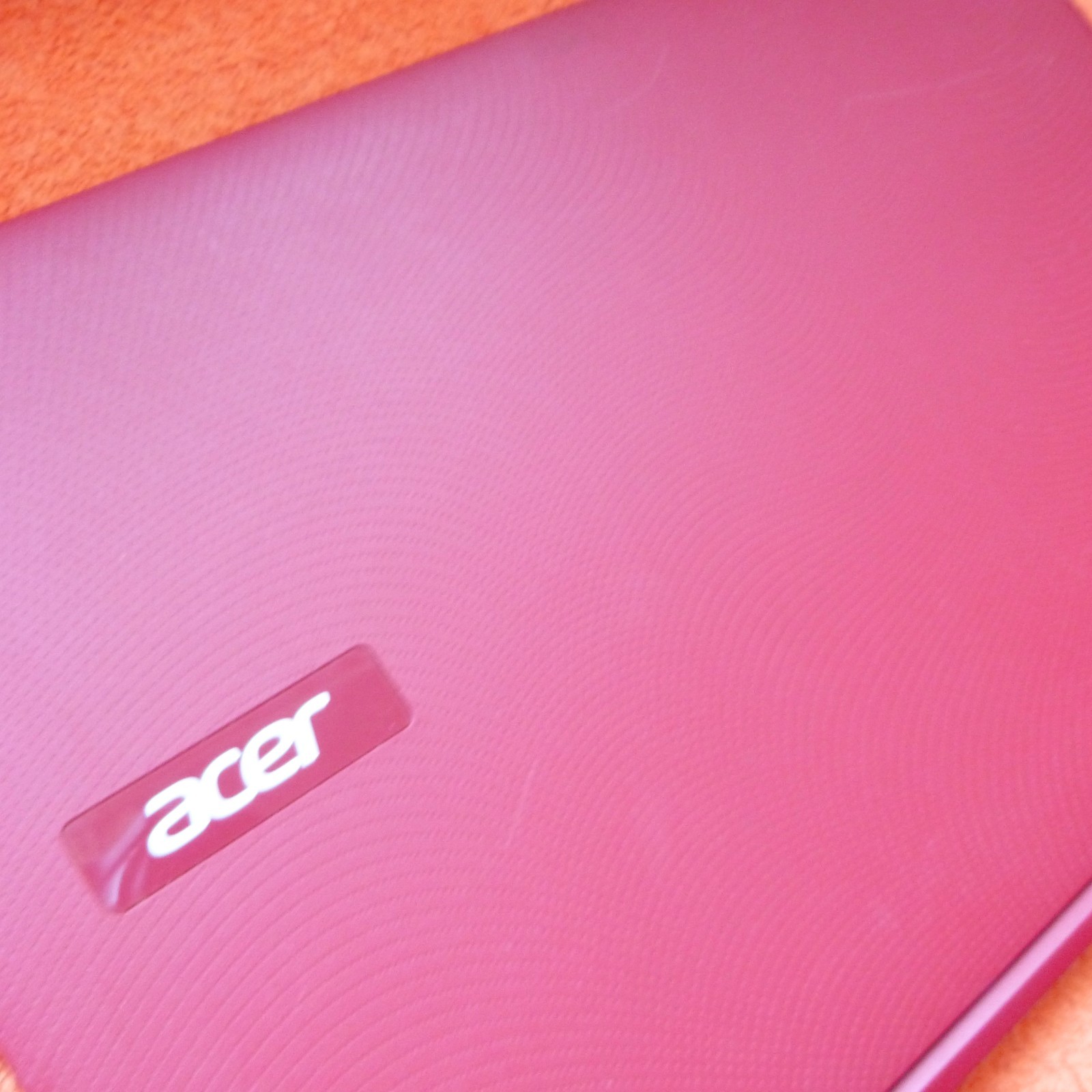 Acer ES1 571 UltraBook 15″ RED DESIGN l 1TB Windows 11 l HDMI USB3 DVDRW
