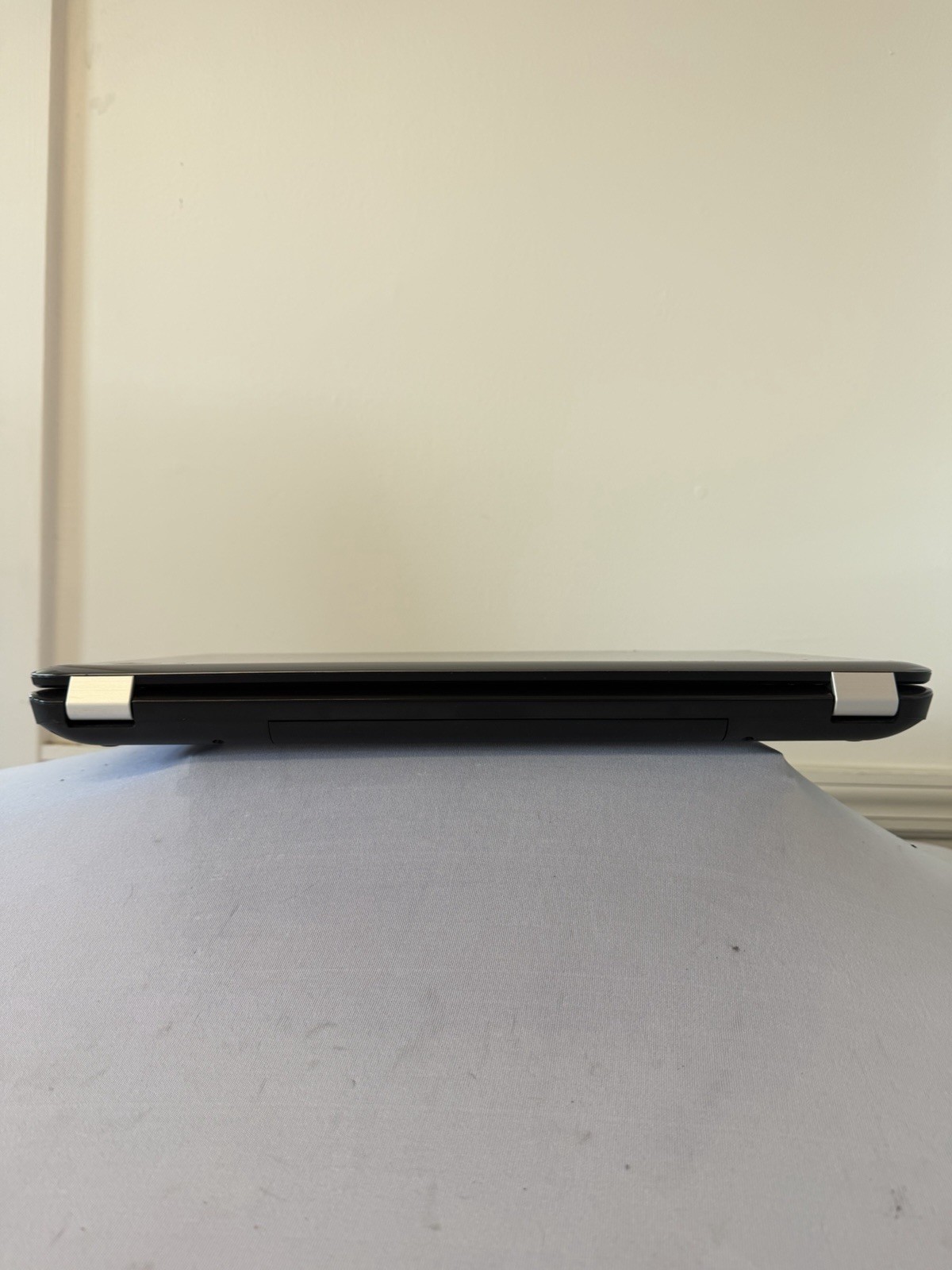 HP Pavillion g7 Laptop – Good Screen – Intel i3-M370 – RAM 6 GB – Read Des