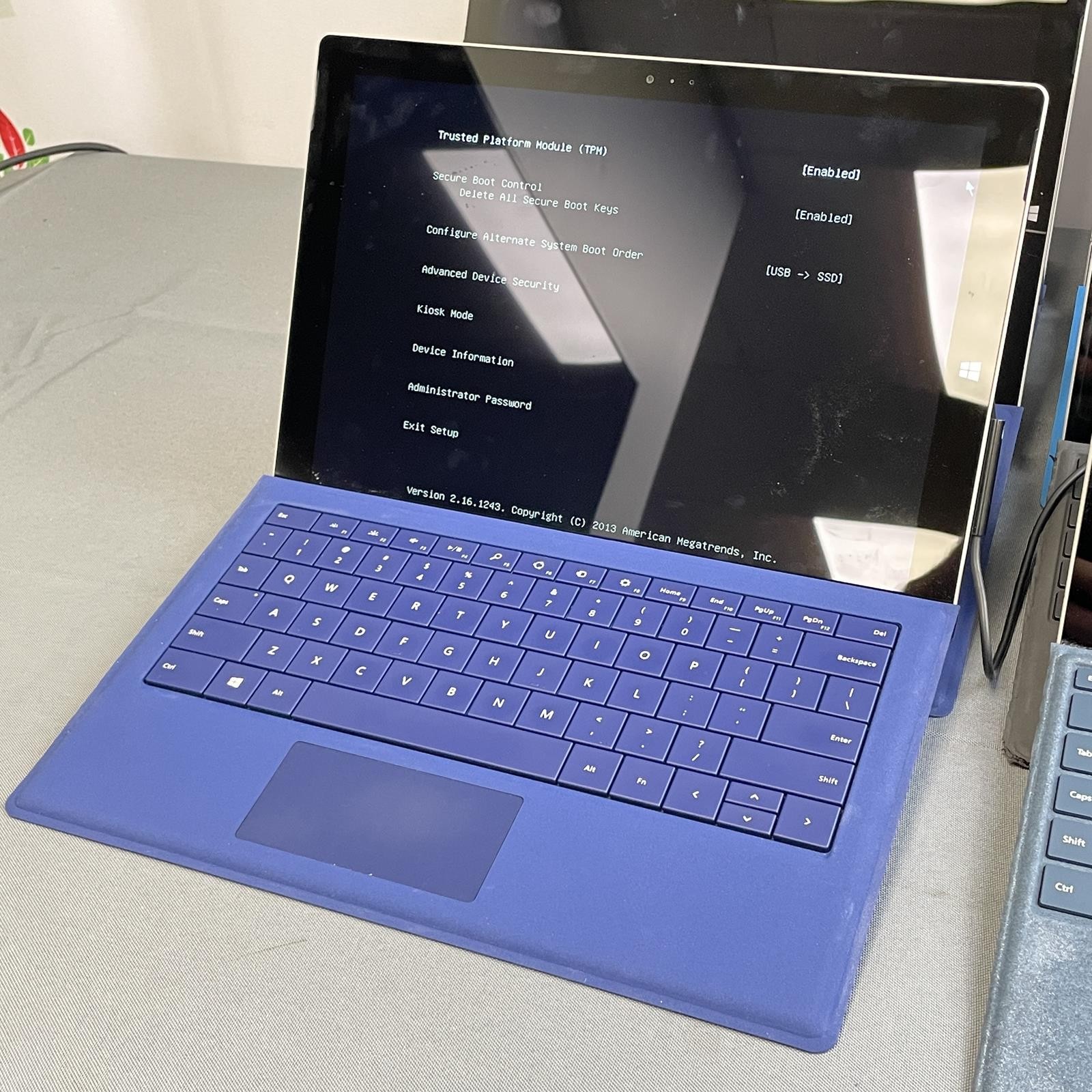 Lot of 6 | MICROSOFT Surface Pro 3, i3 / i5 4th Gen 4GB / 8GB RAM | AS-IS (READ)