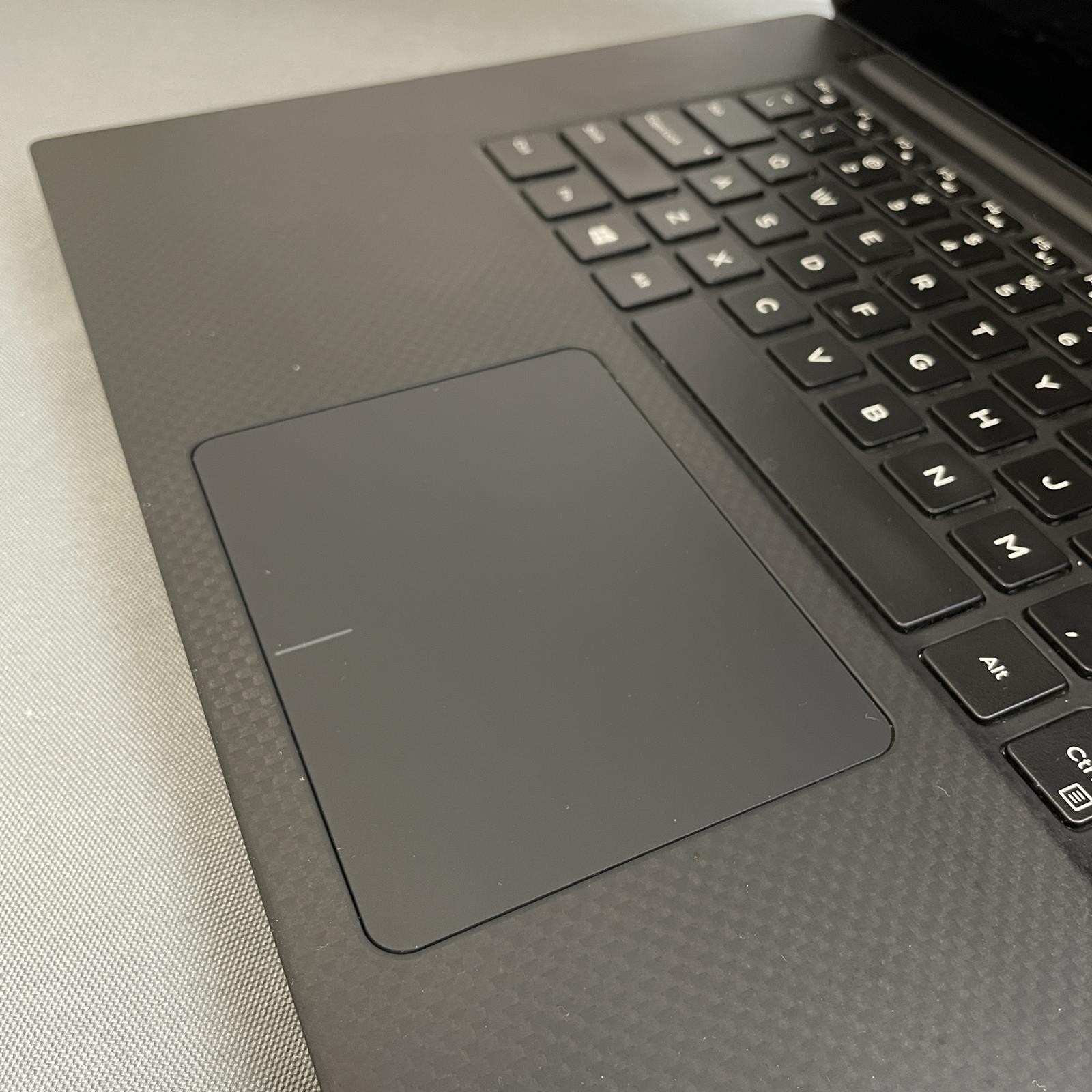 DELL Precision 5530 4K Touch, i9-8950HK 16GB 512GB NVMe | B/C, Excellent Battery