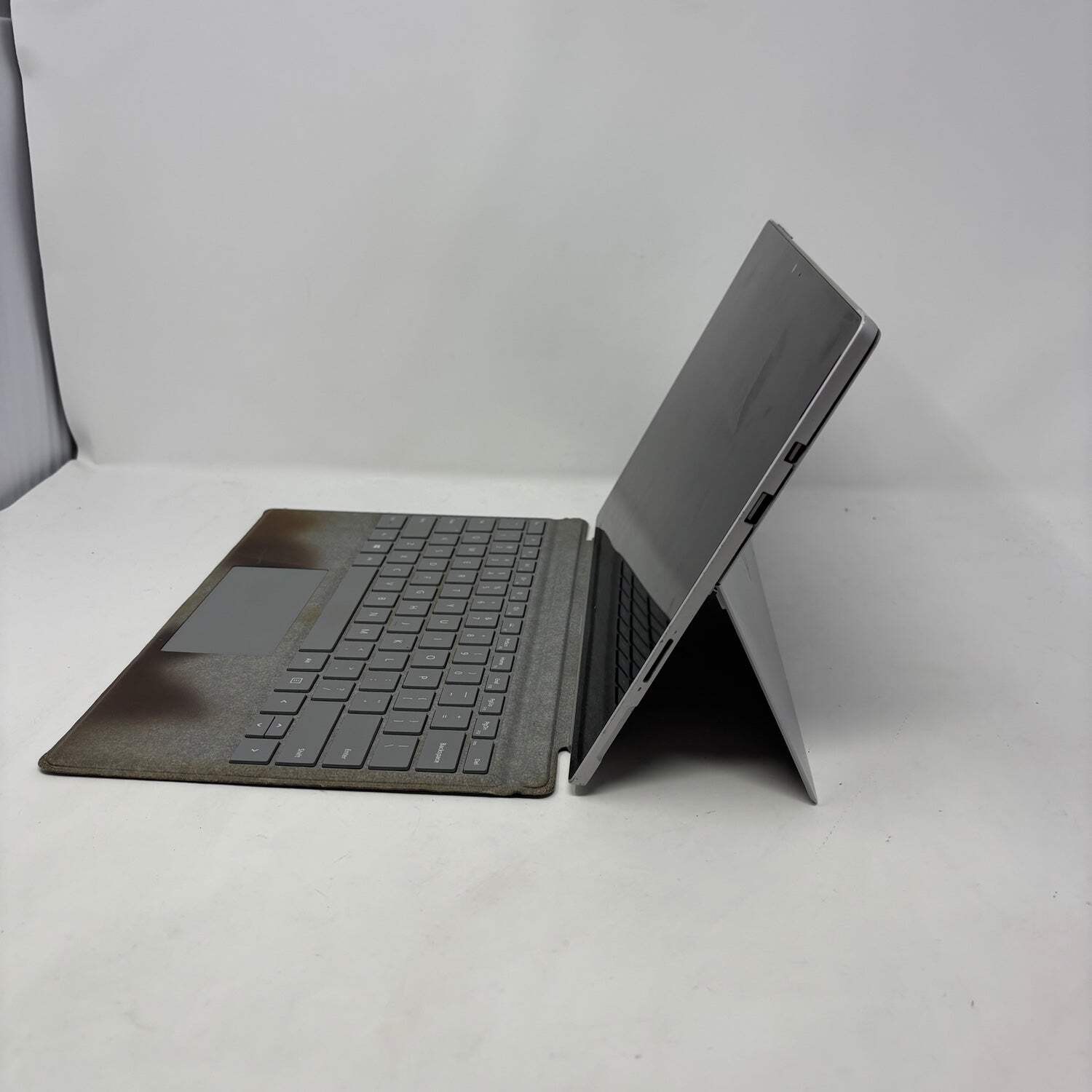 Microsoft Surface Pro 1 1796 12.3″ i5-7300U 2.6GHz 4GB RAM 128GB SSD