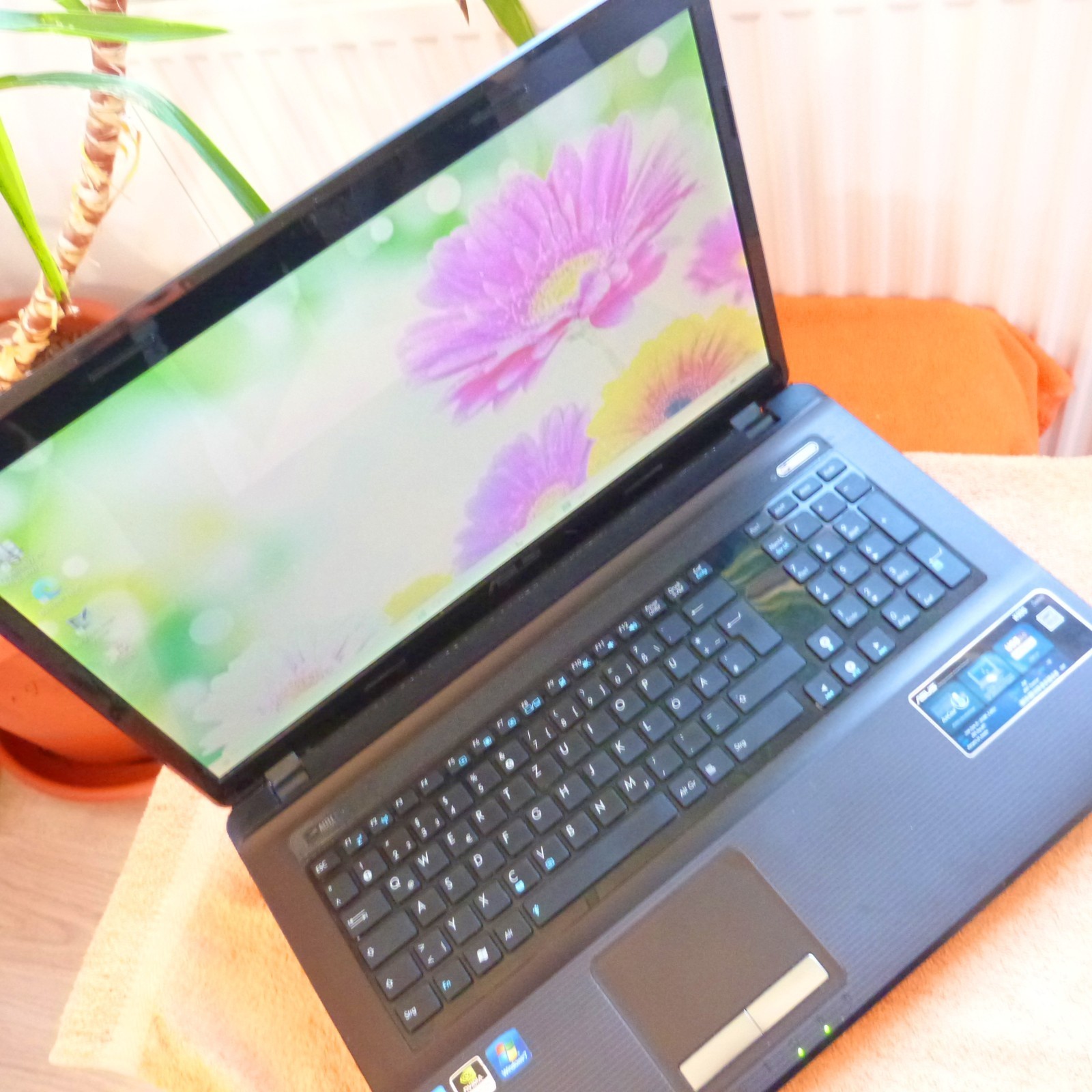 Asus K93 18 inch cinema MONSTER FULLHD BLURAY l 1TB SSD Windows 11 l 16GB…
